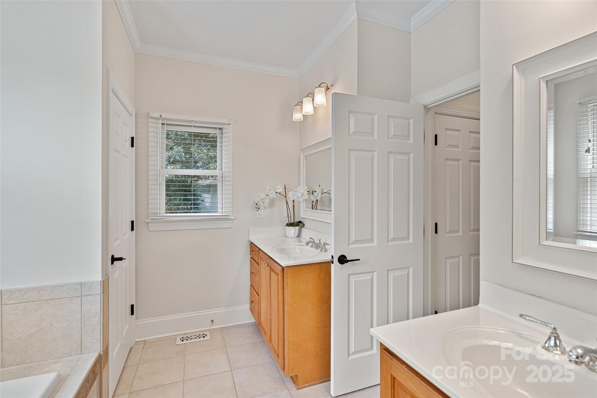 122 Pin Oak Lane
