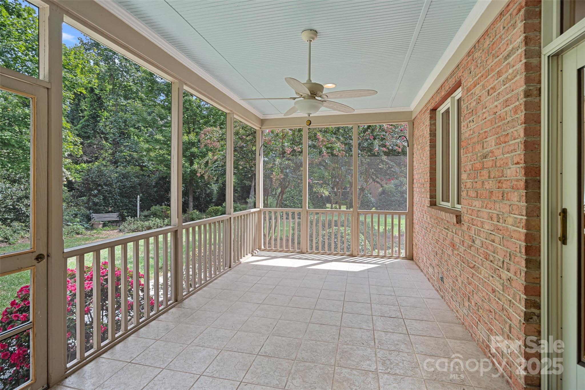 122 Pin Oak Lane