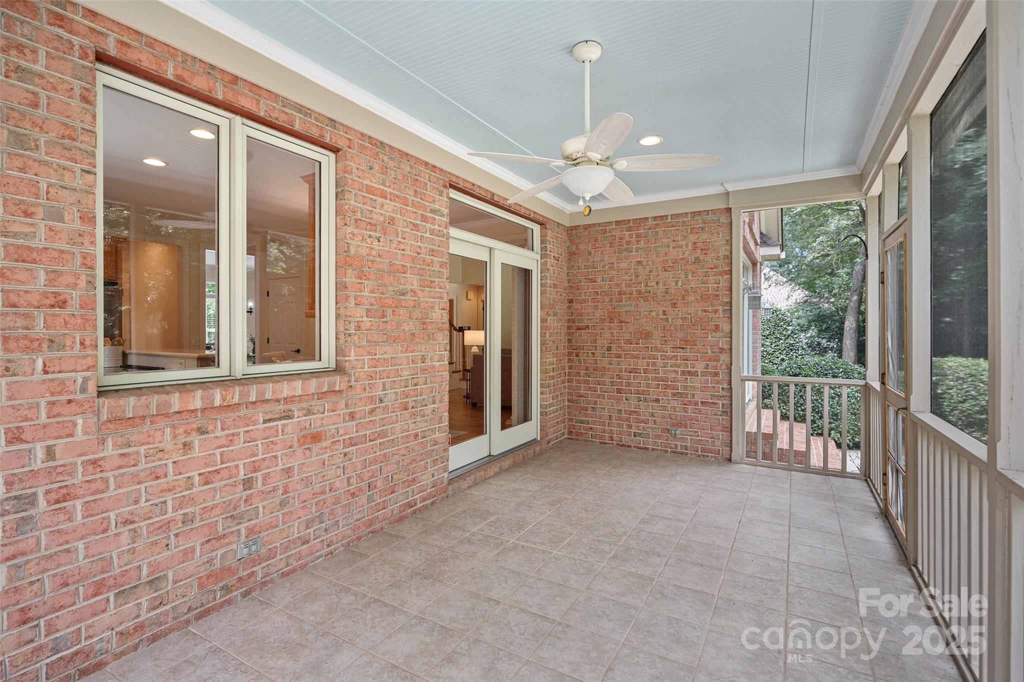 122 Pin Oak Lane