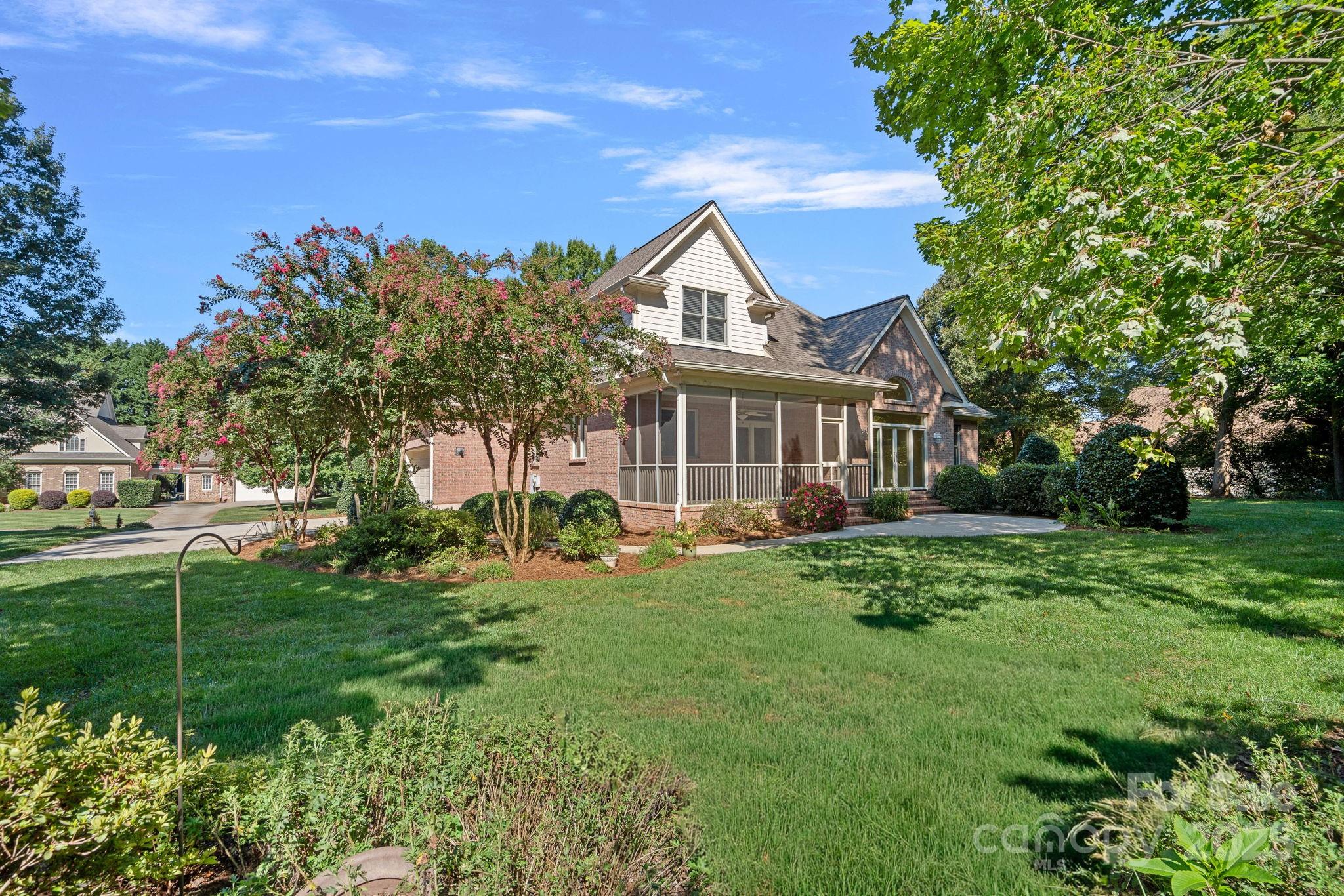 122 Pin Oak Lane