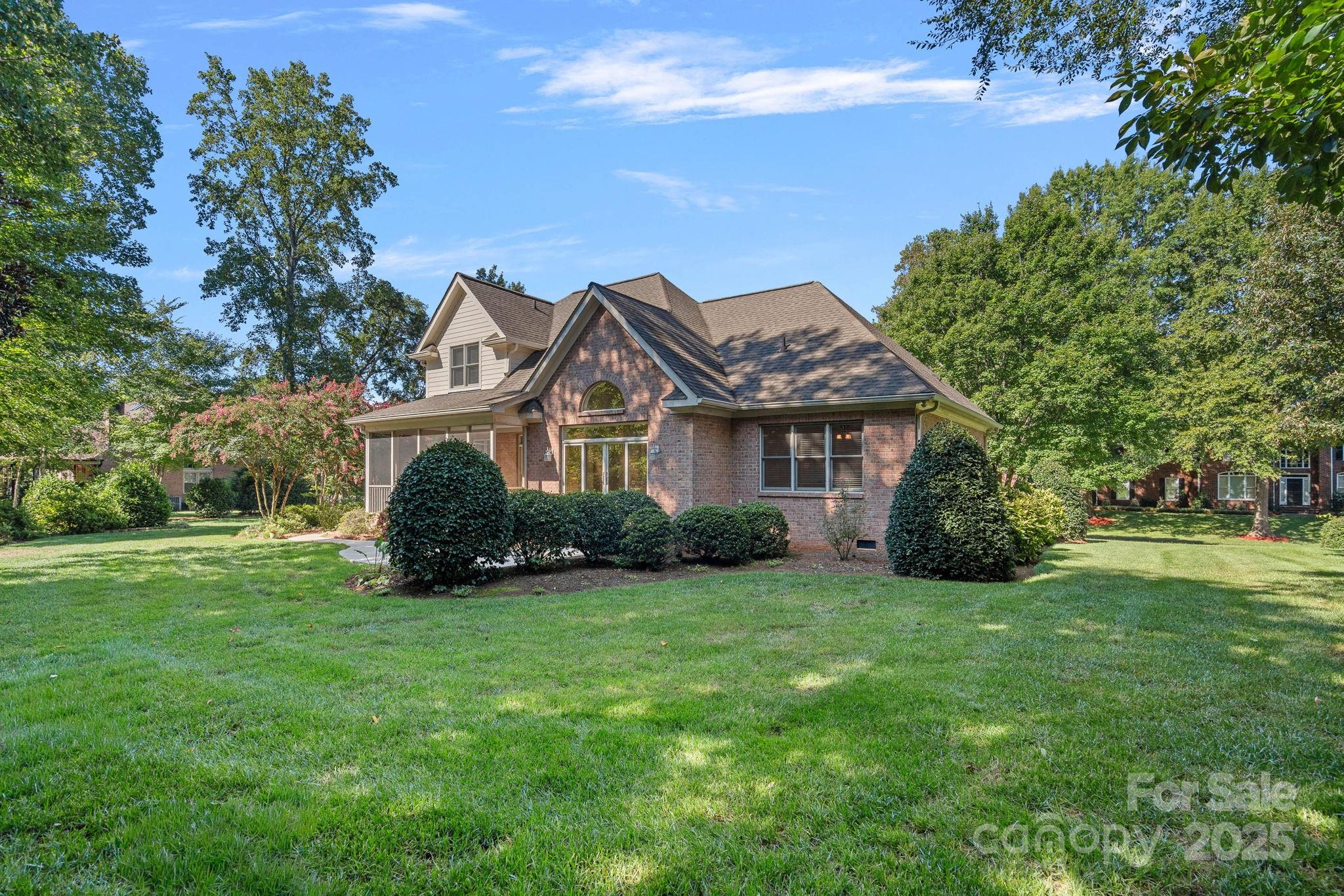 122 Pin Oak Lane