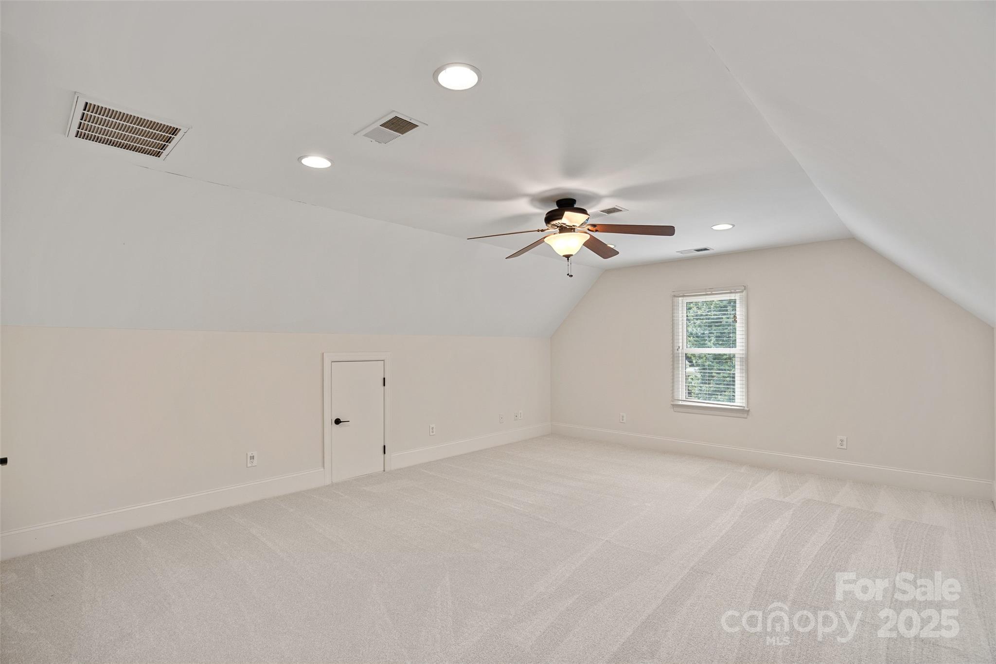 122 Pin Oak Lane