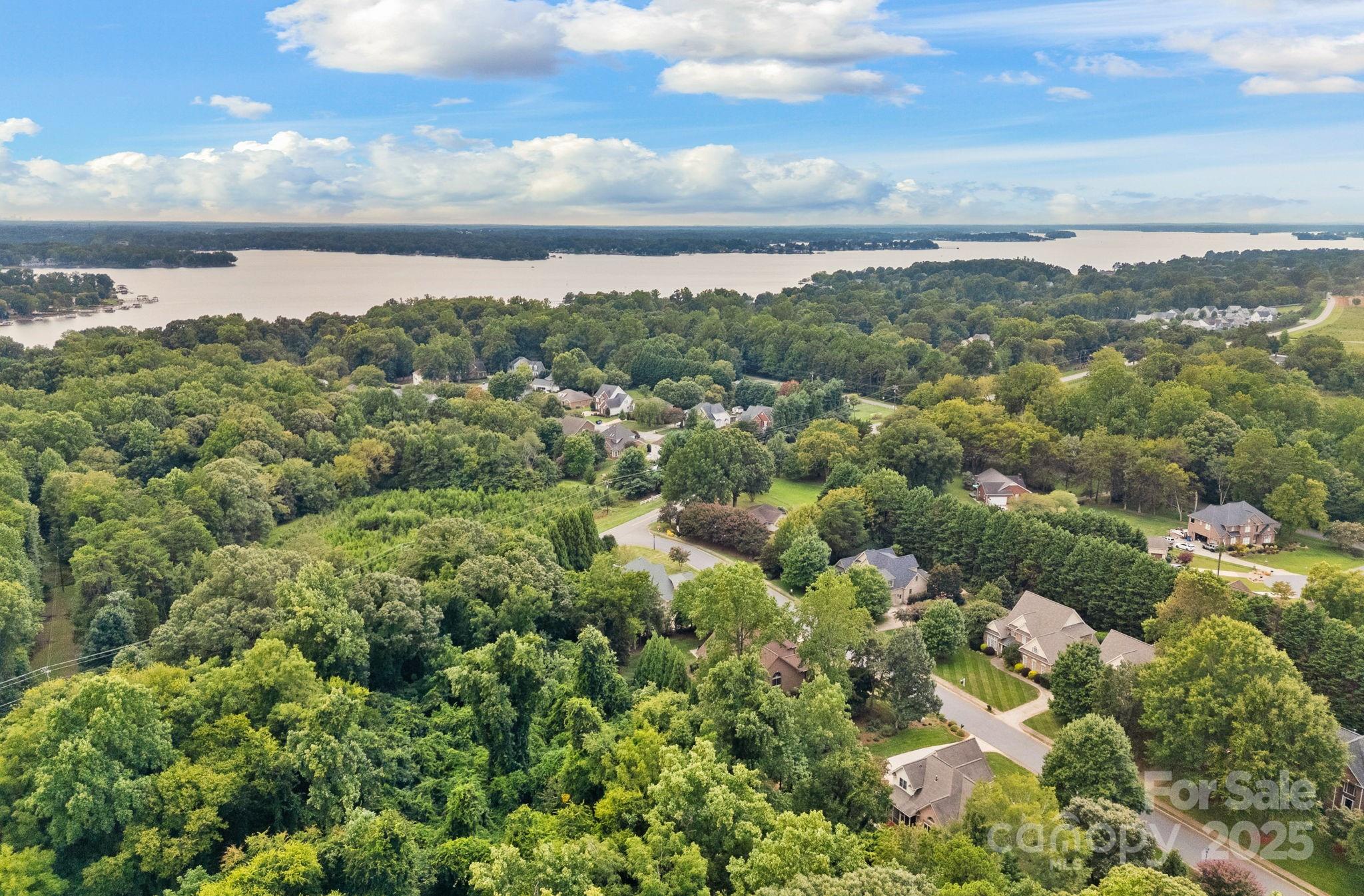 122 Pin Oak Lane