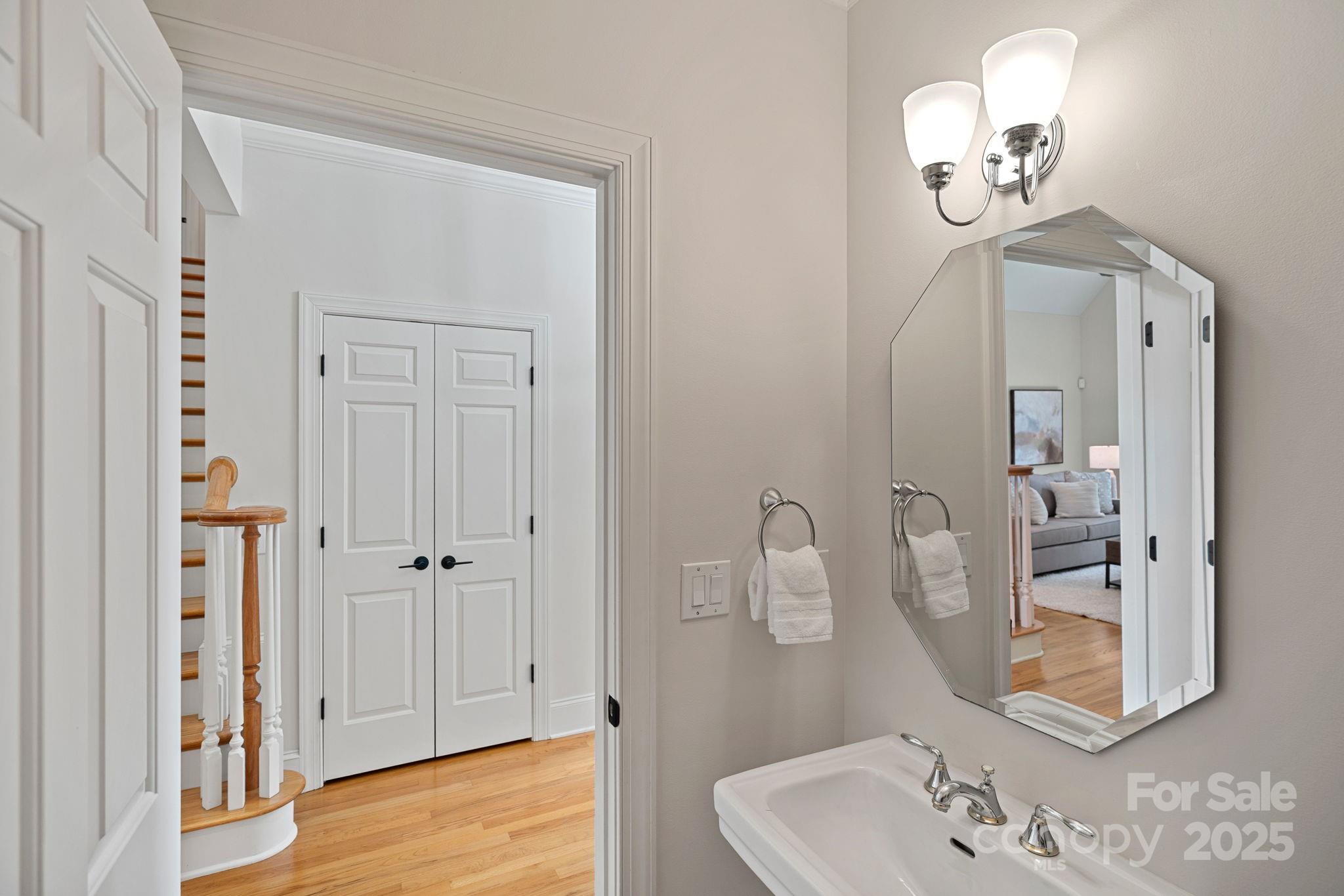 122 Pin Oak Lane