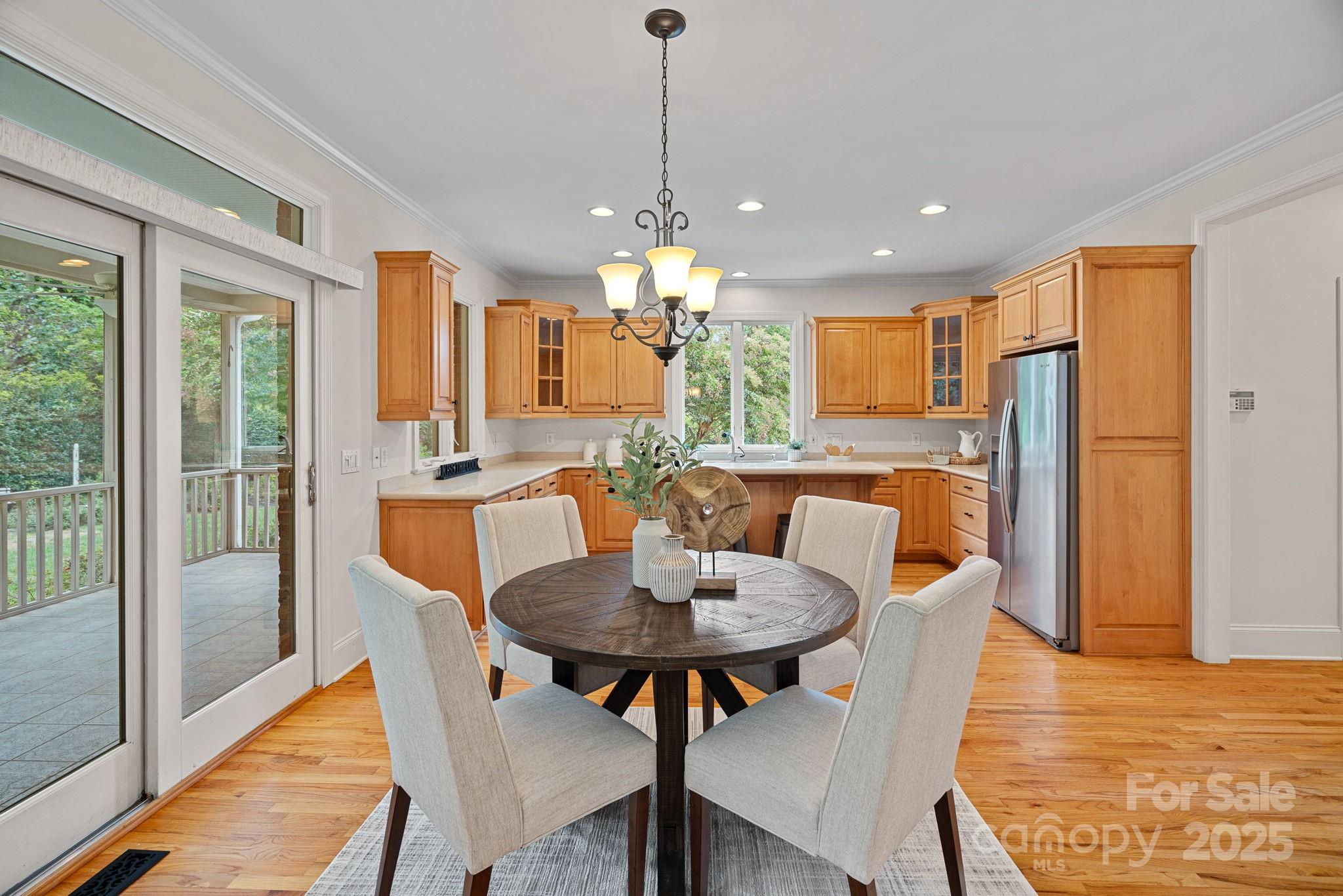122 Pin Oak Lane