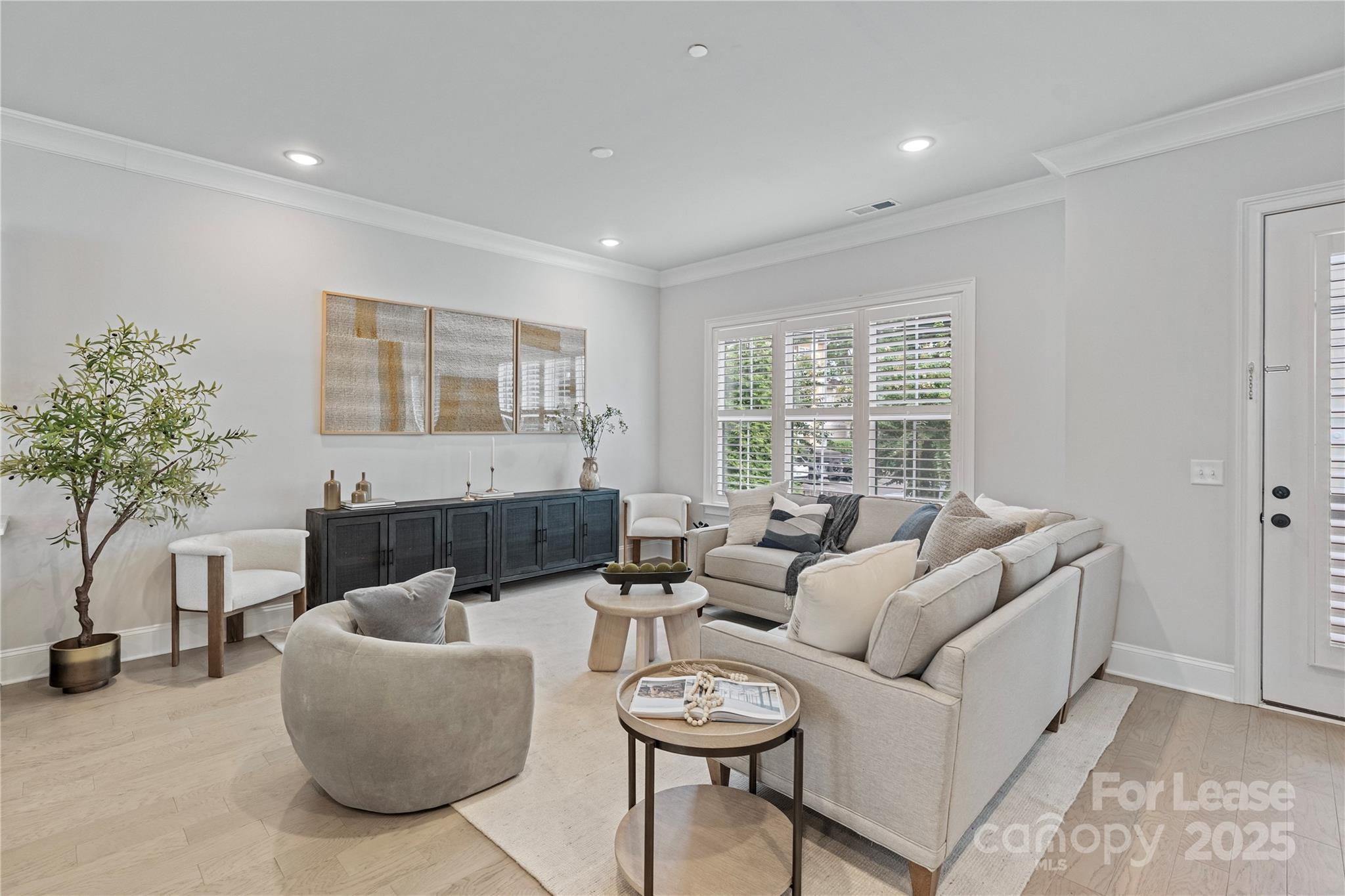 1111 Parkside Greenway Drive