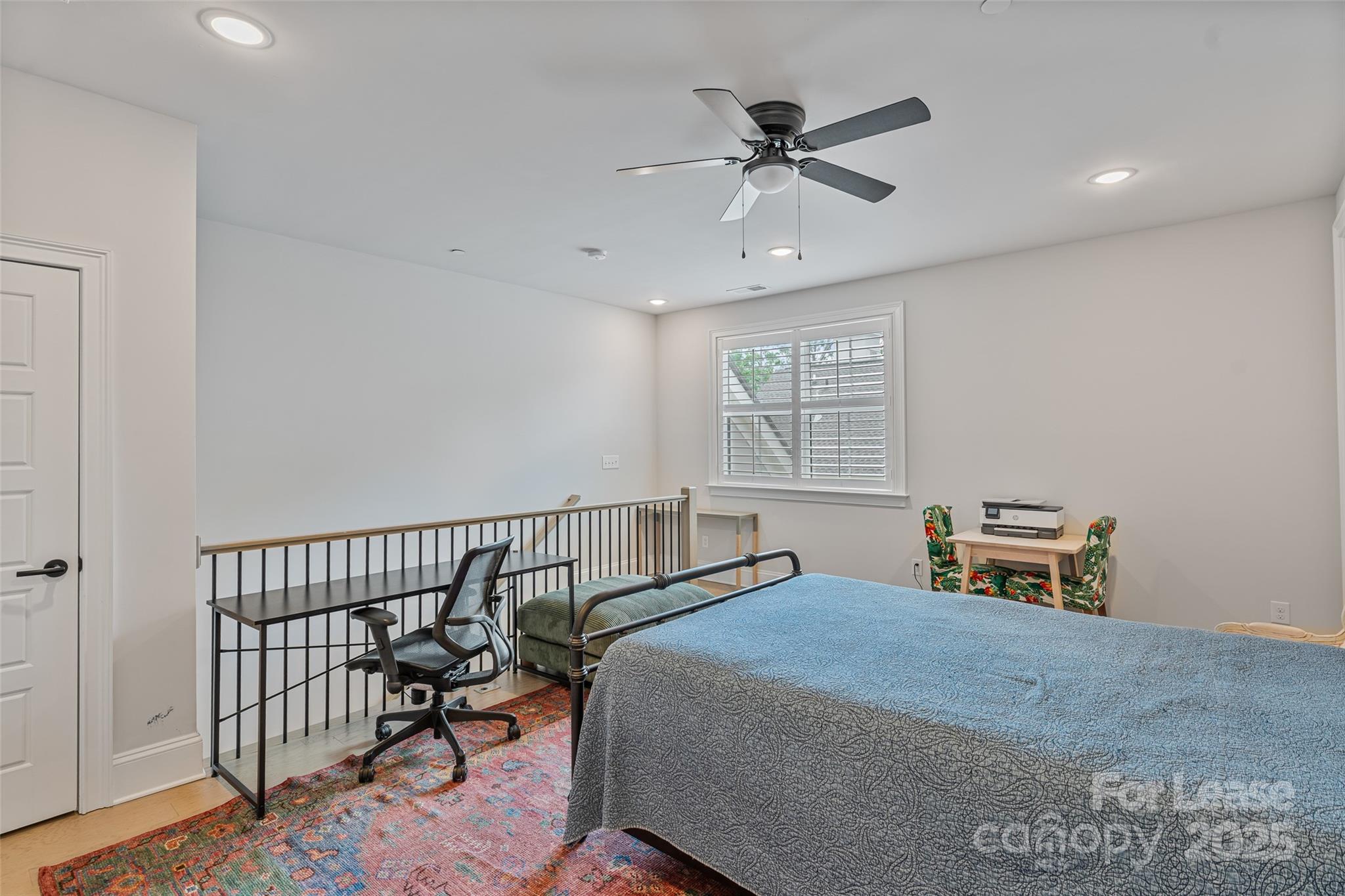 1111 Parkside Greenway Drive