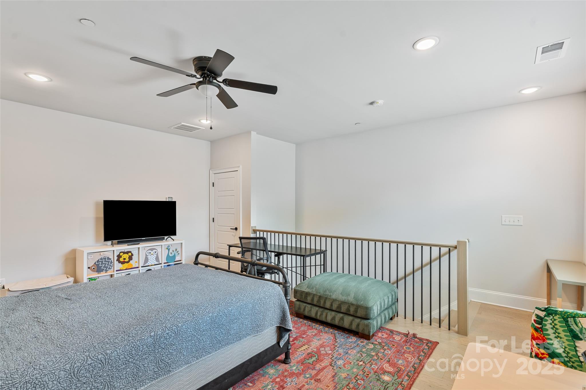 1111 Parkside Greenway Drive