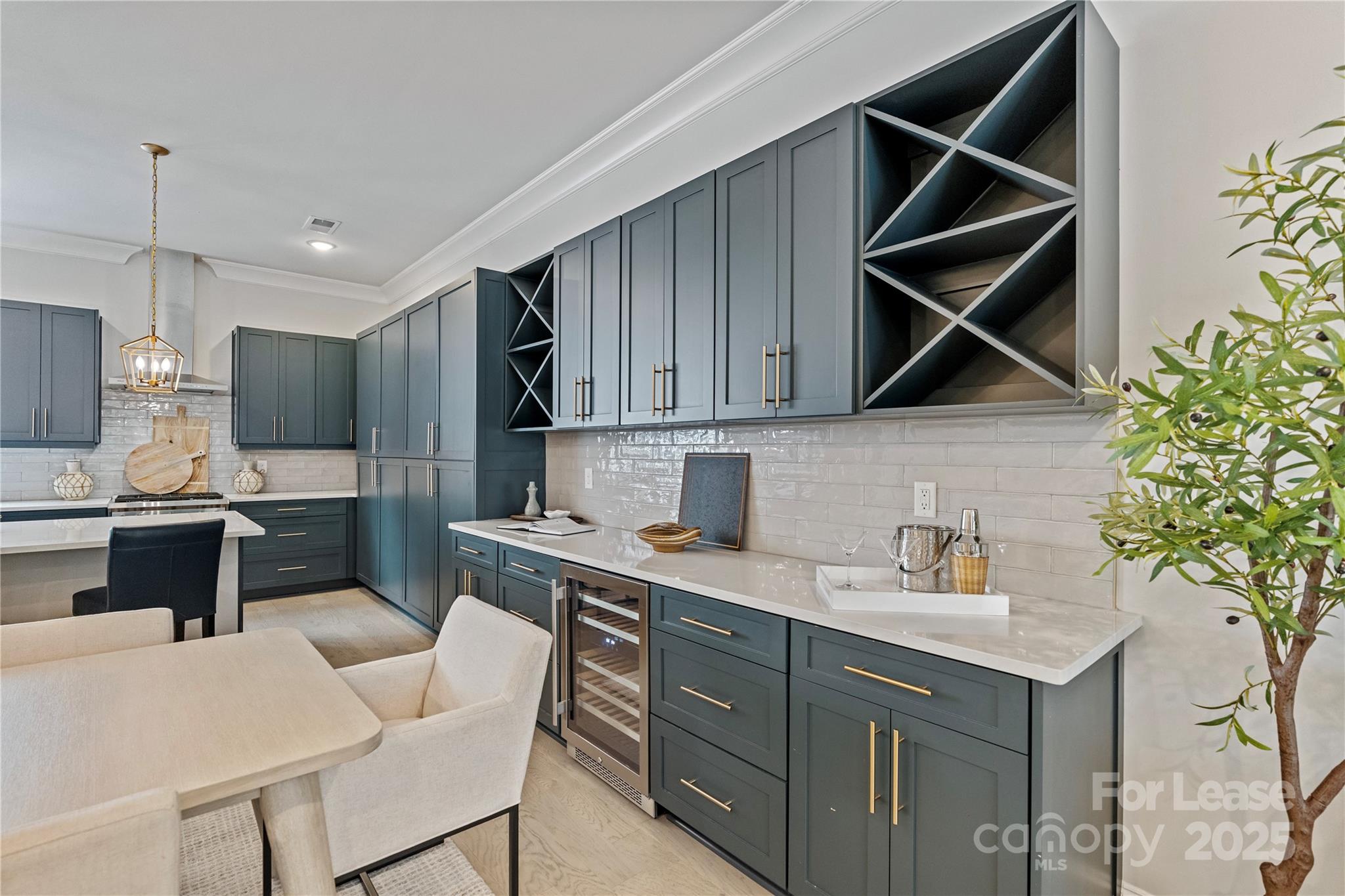 1111 Parkside Greenway Drive