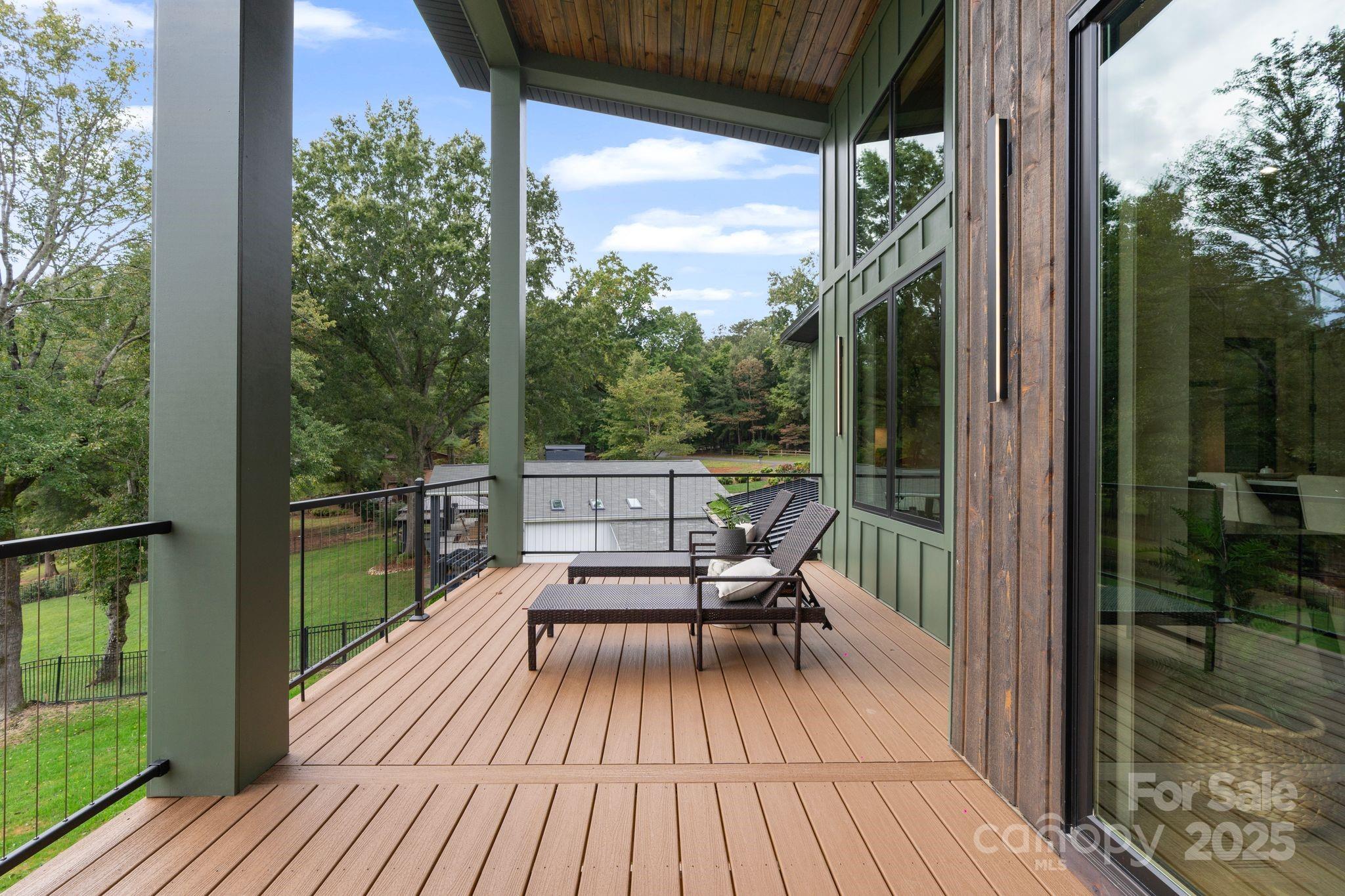 7067 Wateredge Drive