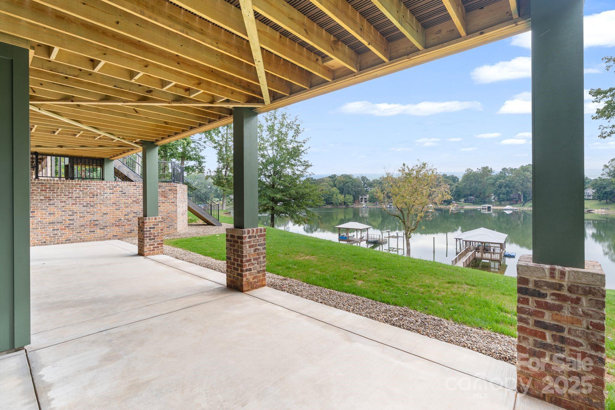 7067 Wateredge Drive