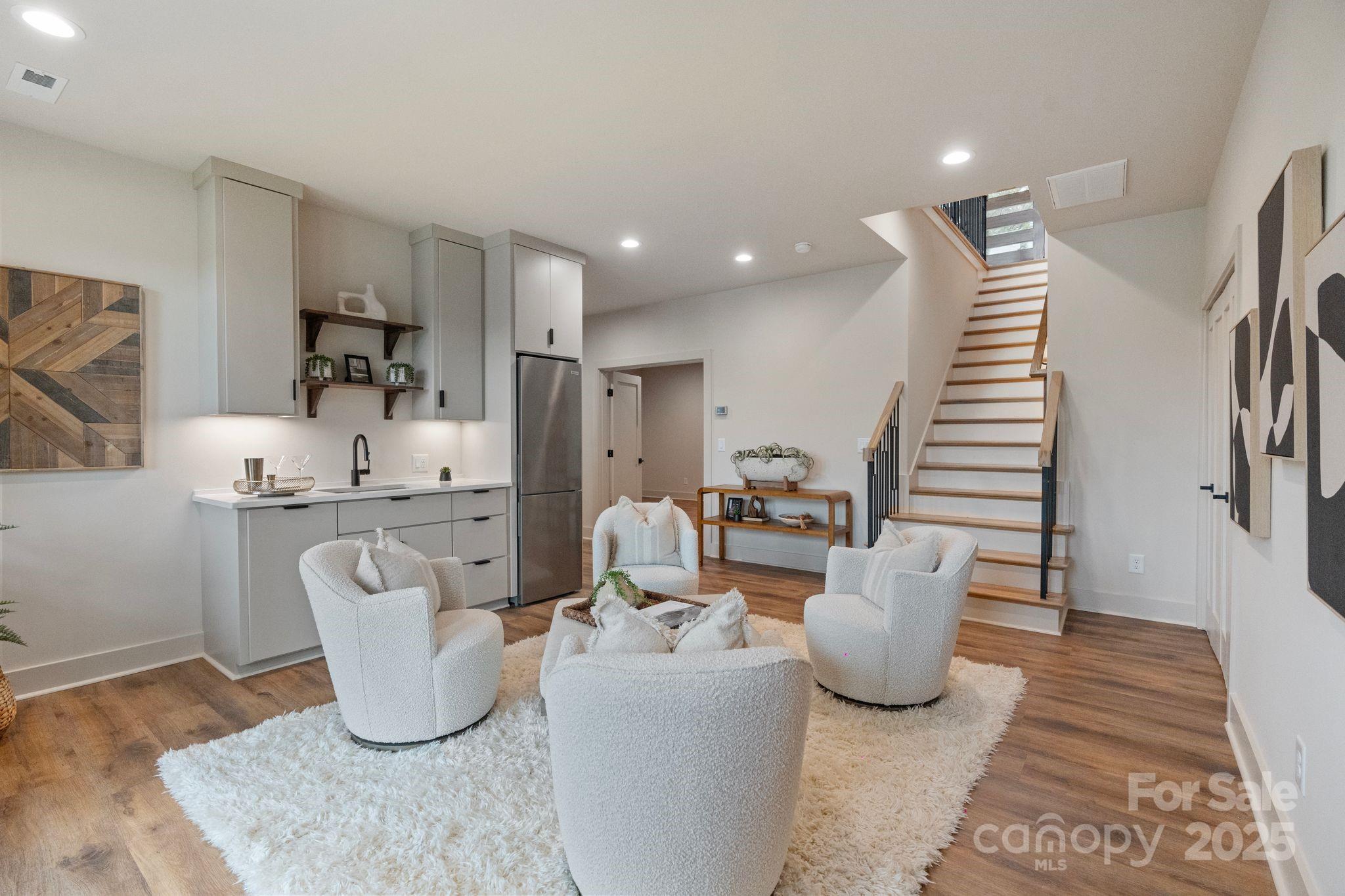 7067 Wateredge Drive