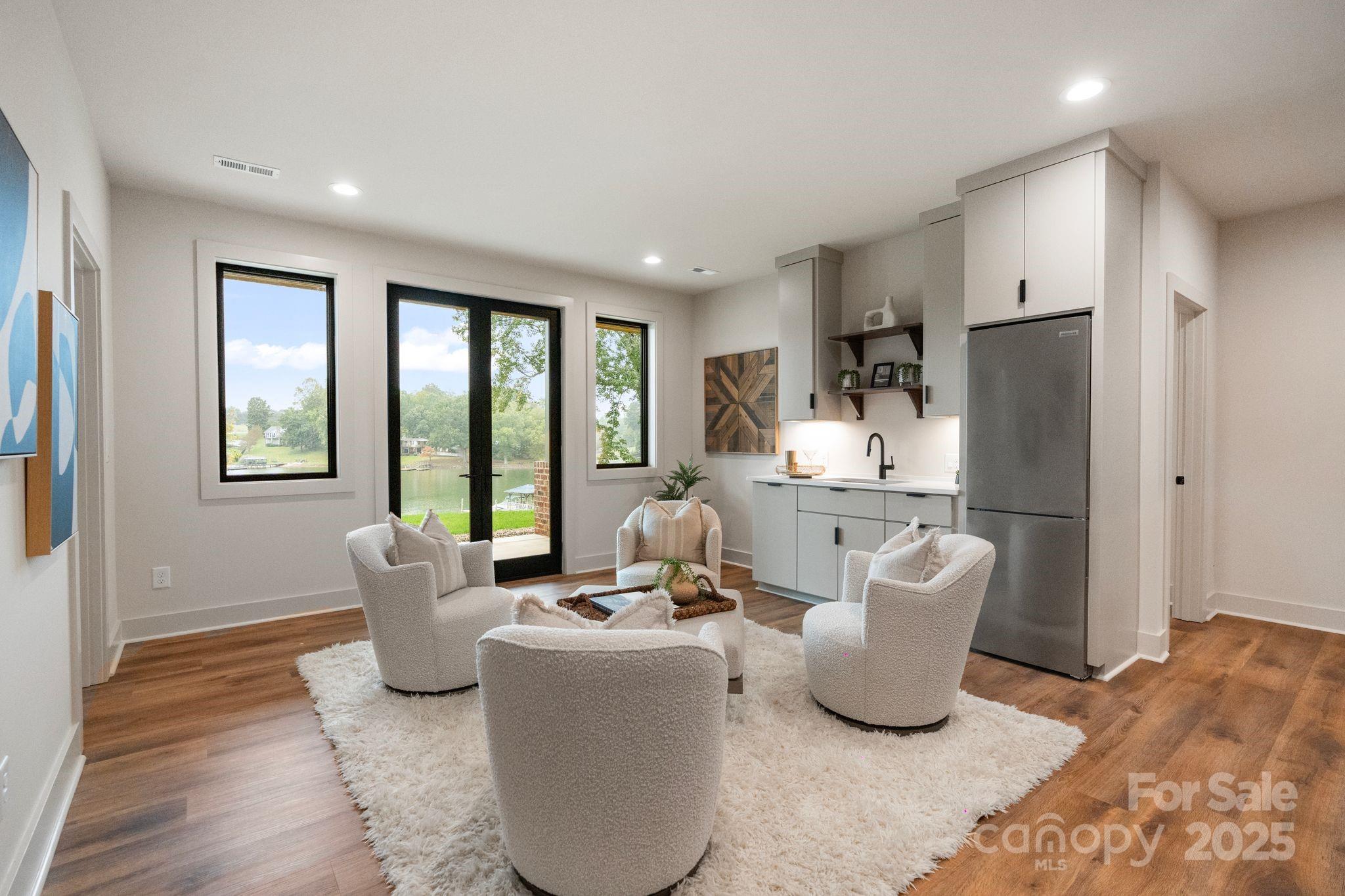 7067 Wateredge Drive