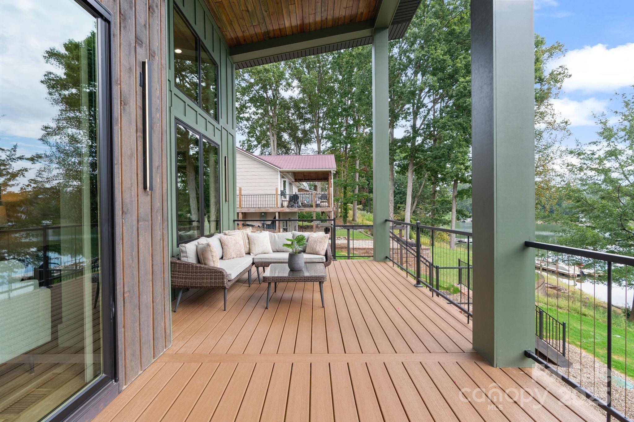 7067 Wateredge Drive