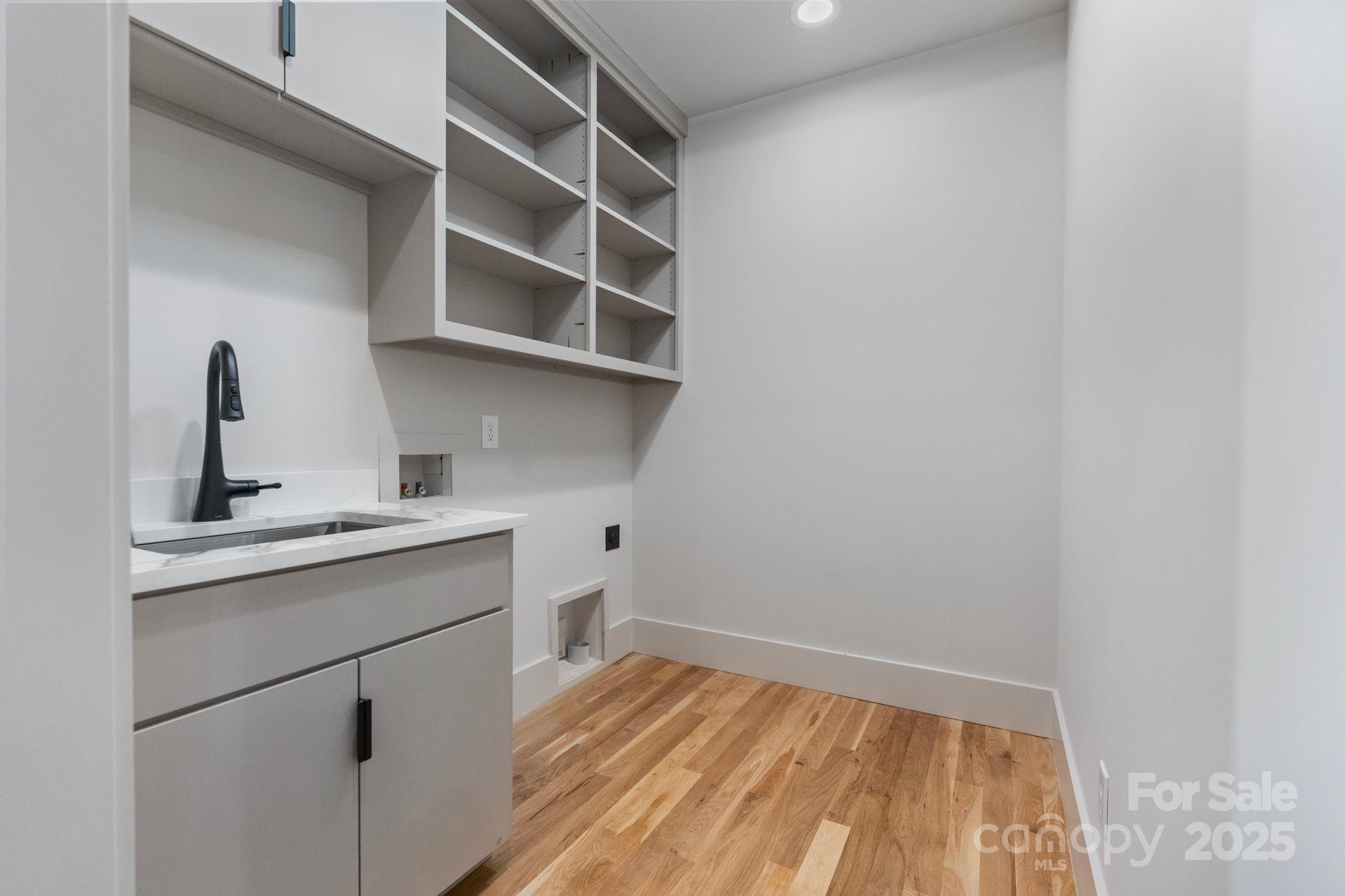 7067 Wateredge Drive