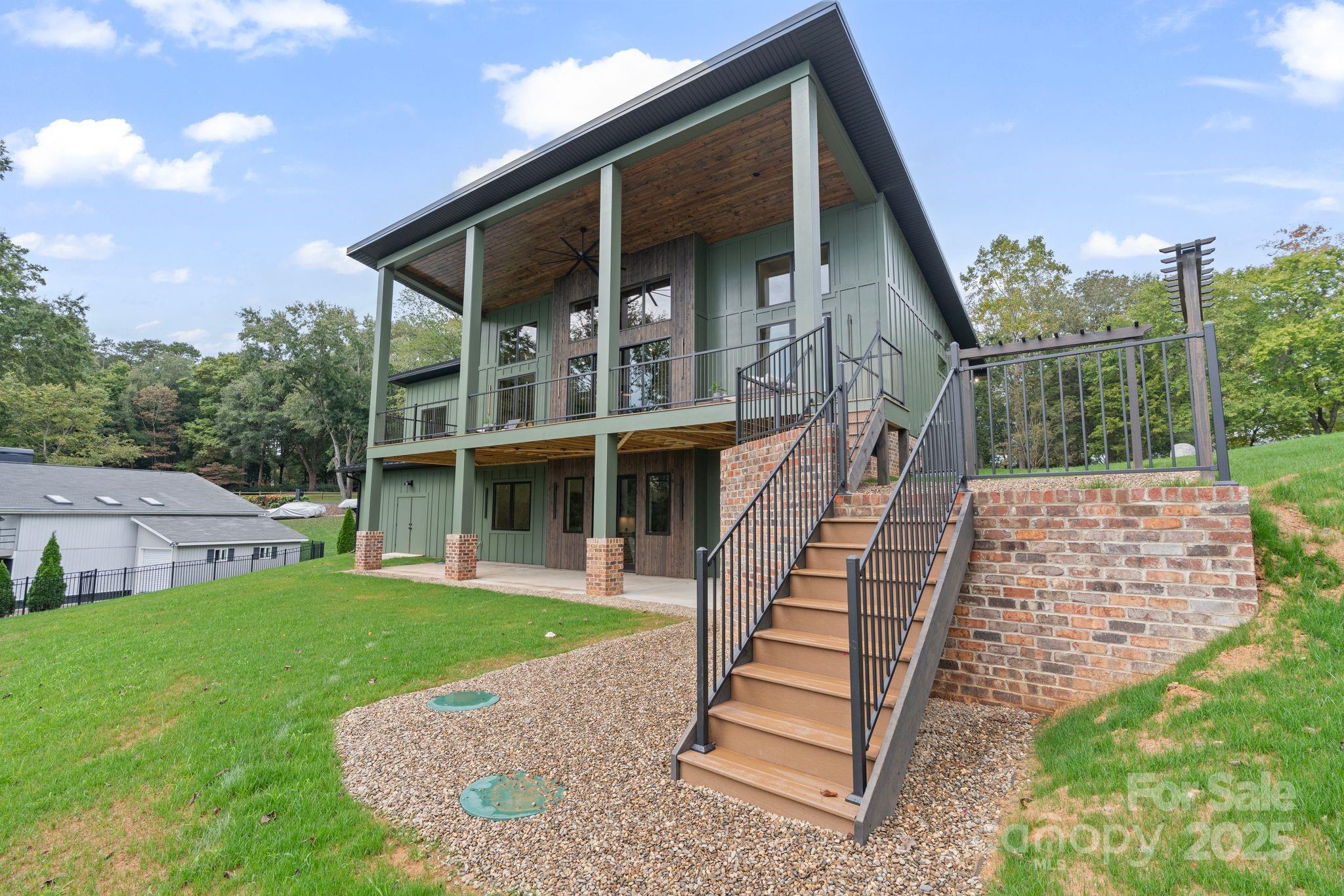 7067 Wateredge Drive