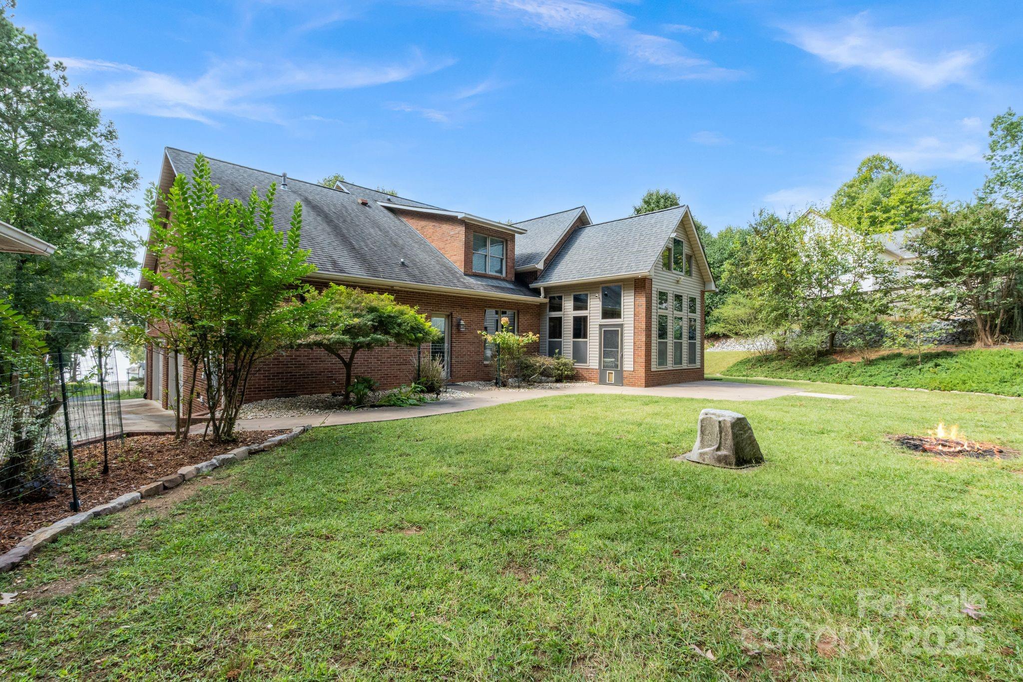 182 Broadview Circle