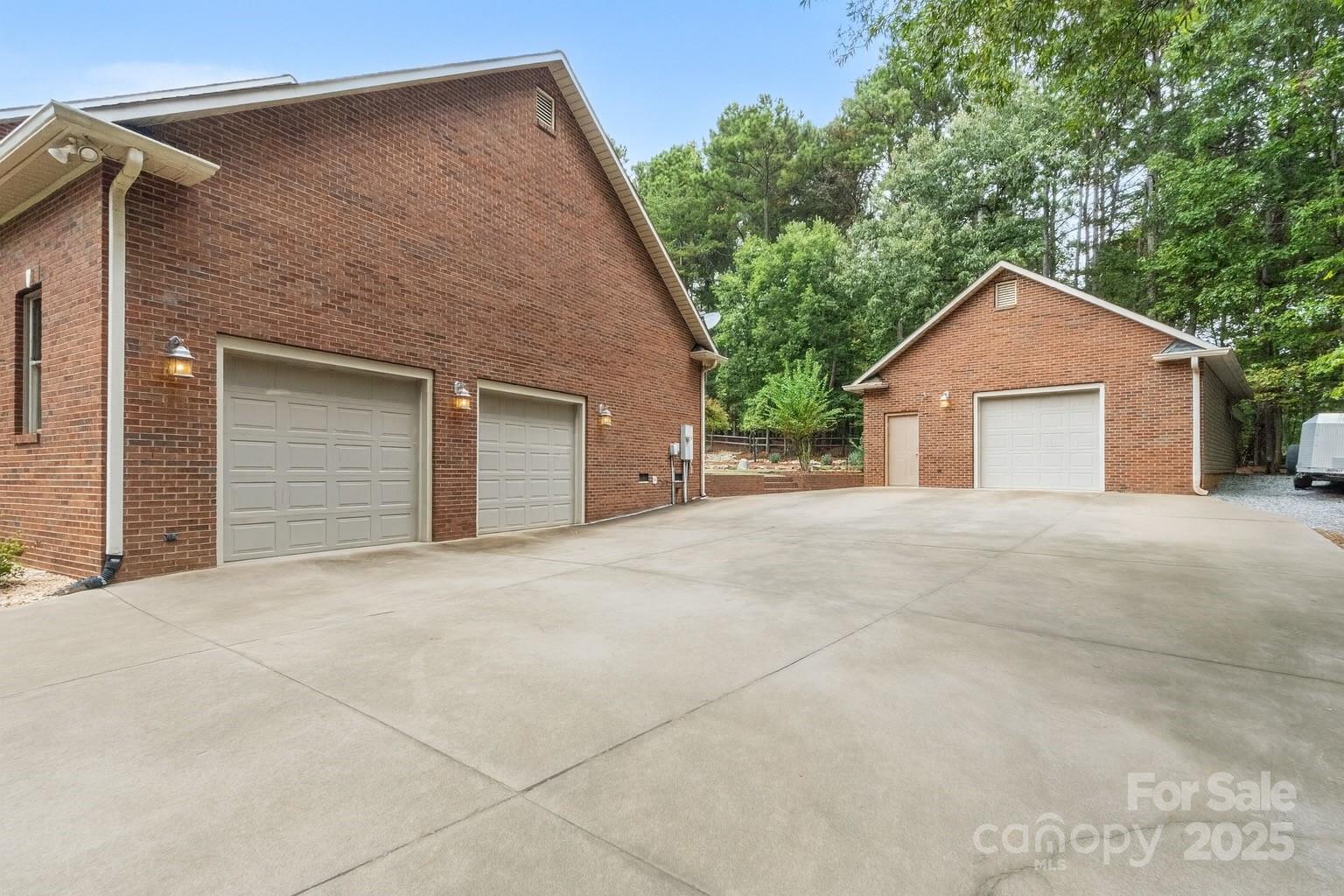 182 Broadview Circle