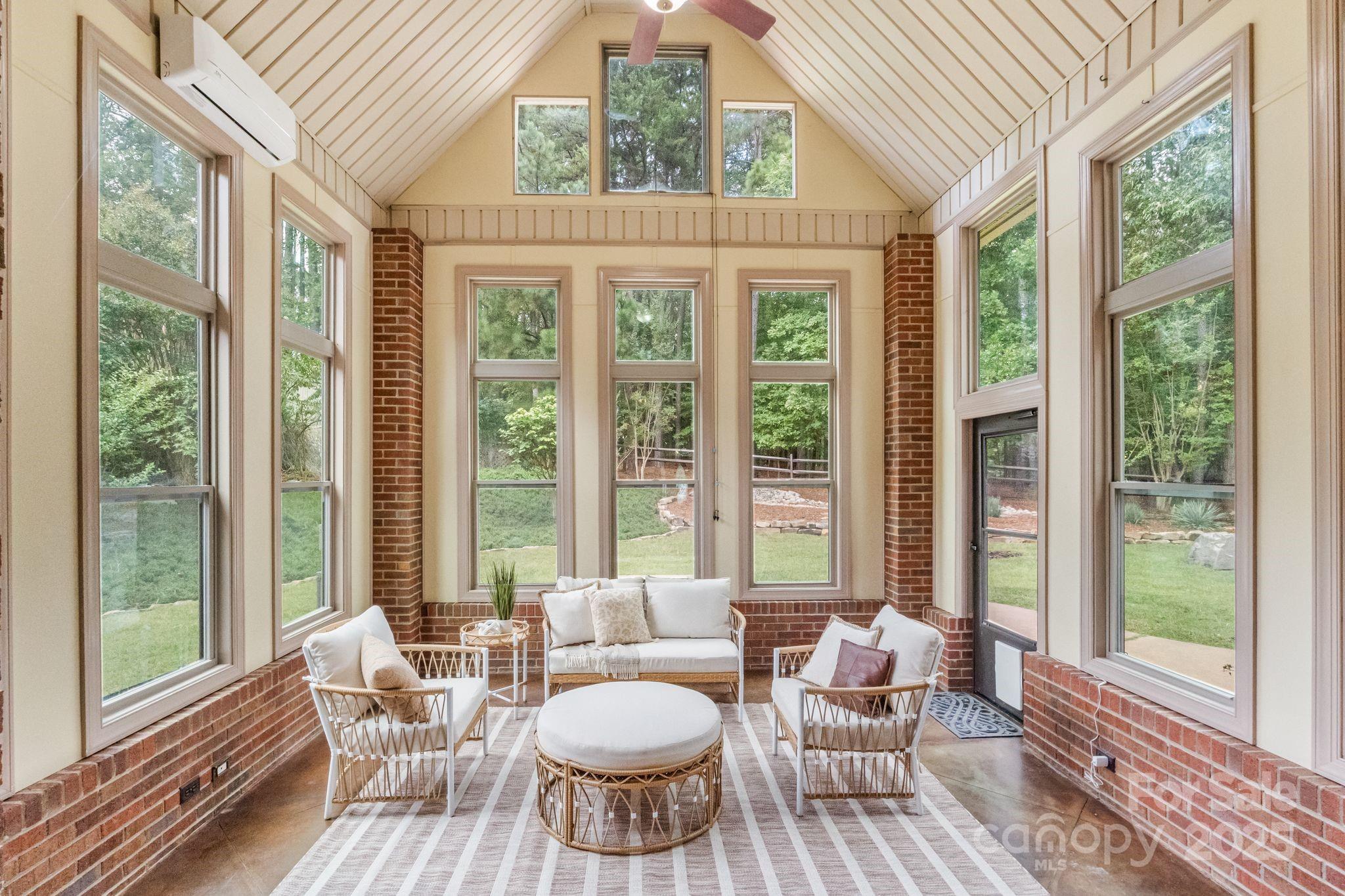 182 Broadview Circle