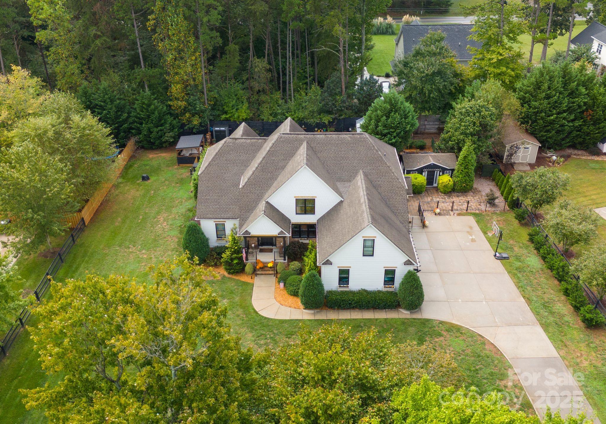 257 Woodstream Circle