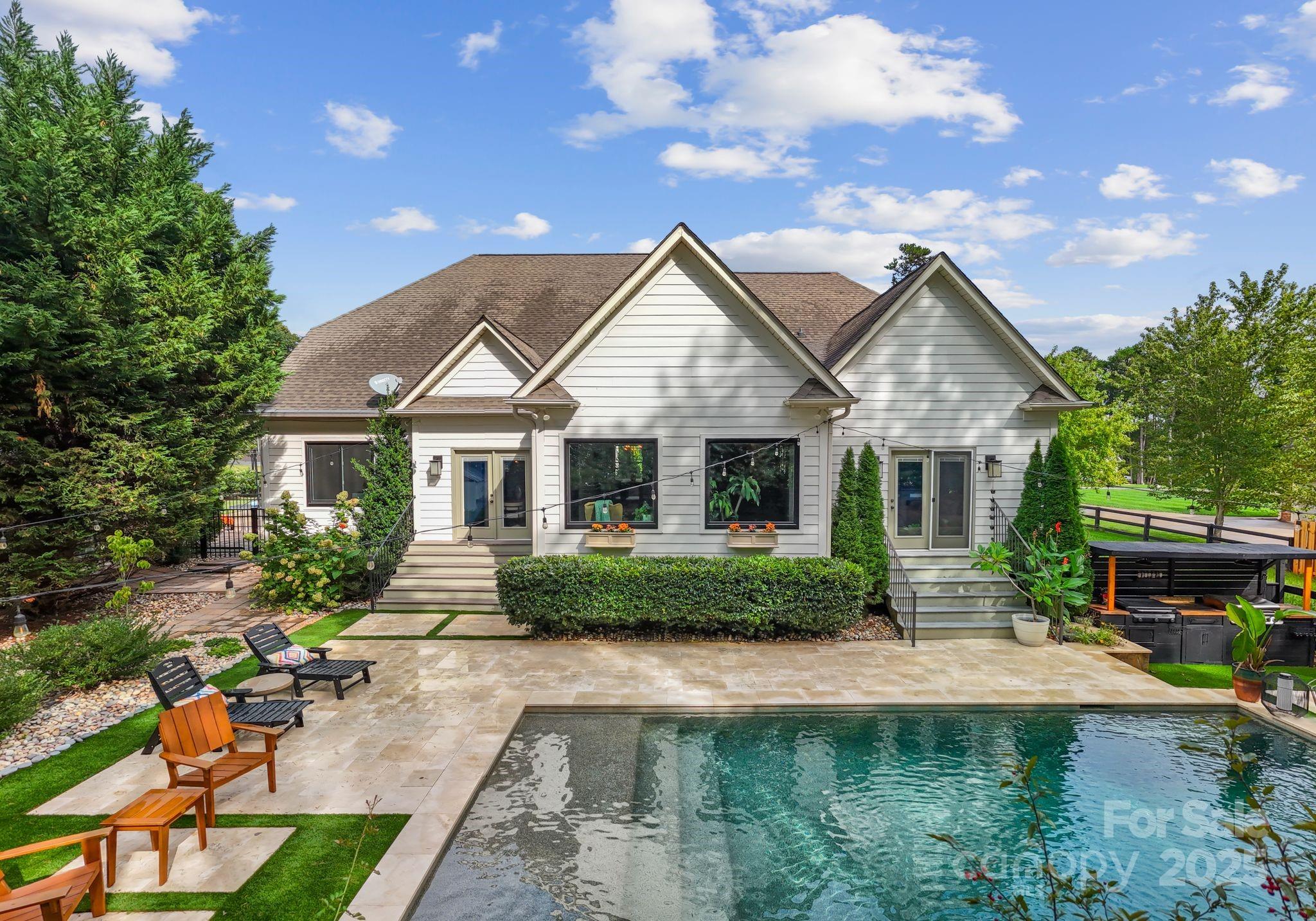 257 Woodstream Circle