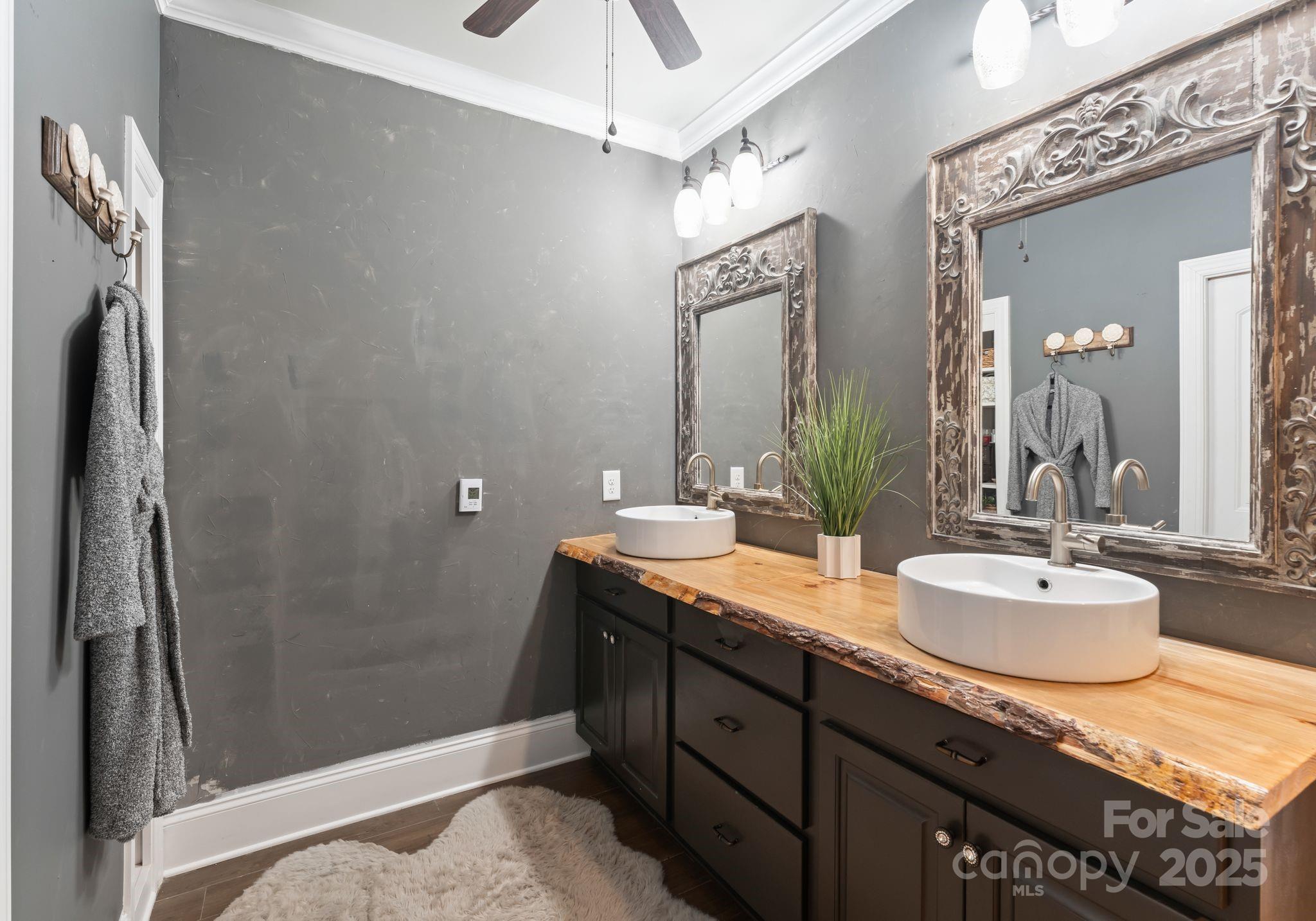 257 Woodstream Circle