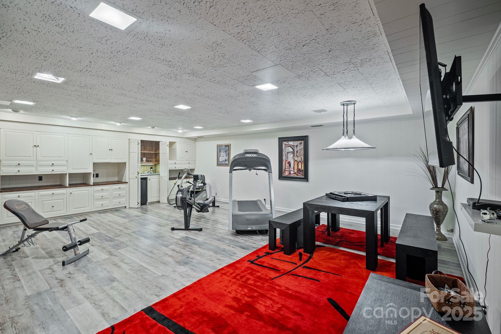 2082 2nd Street Drive NW