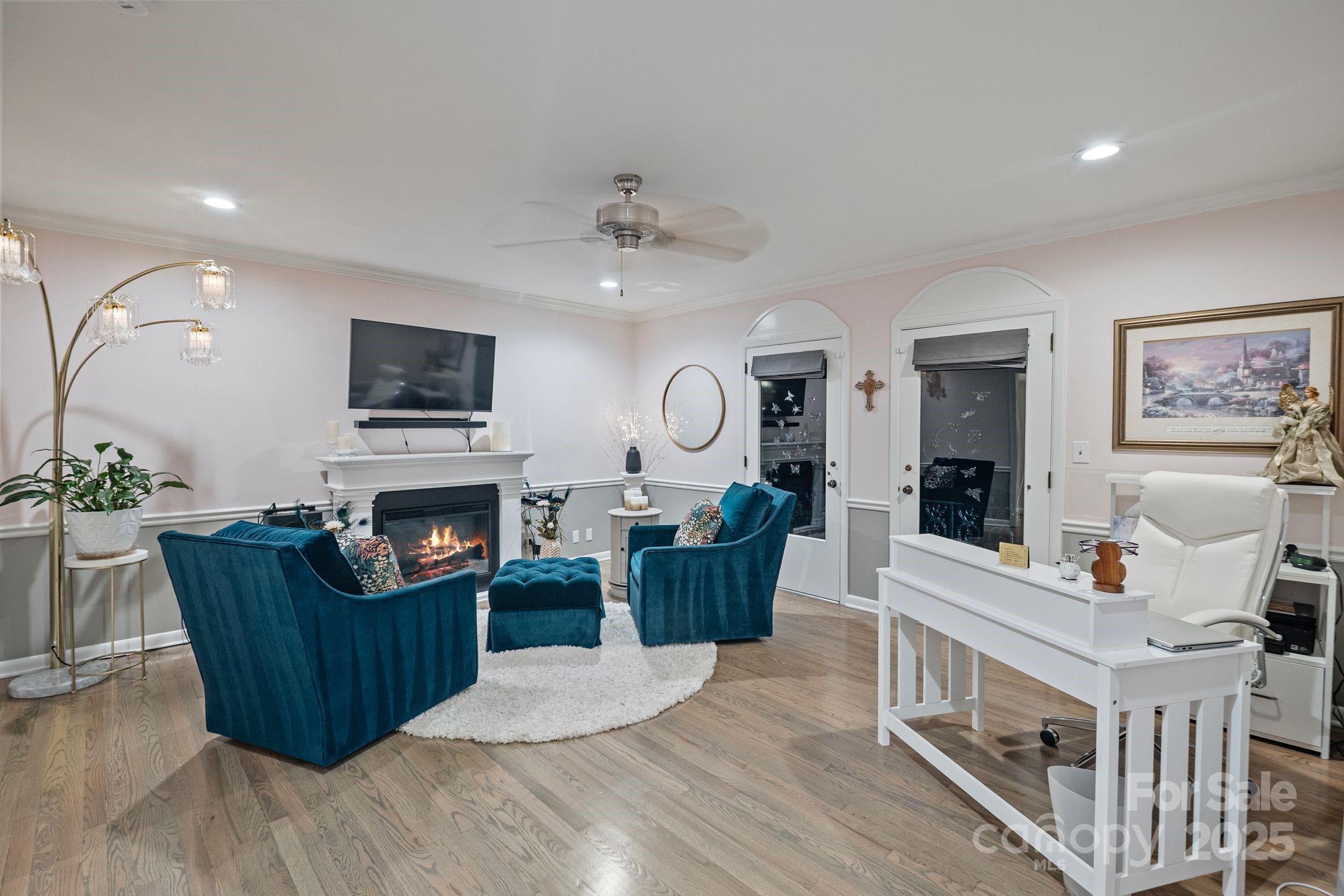 2082 2nd Street Drive NW