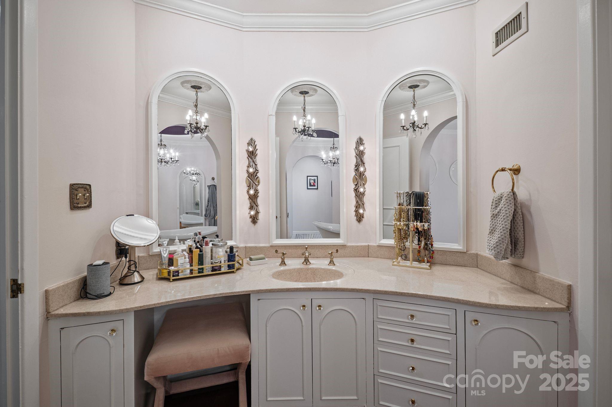 2082 2nd Street Drive NW