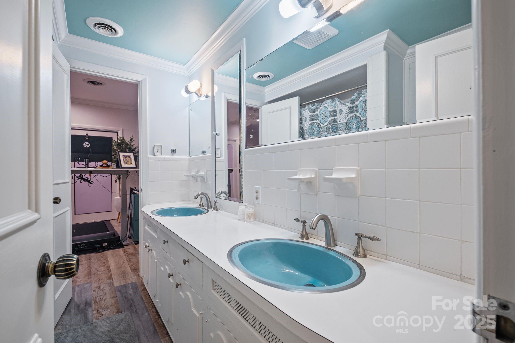 2082 2nd Street Drive NW