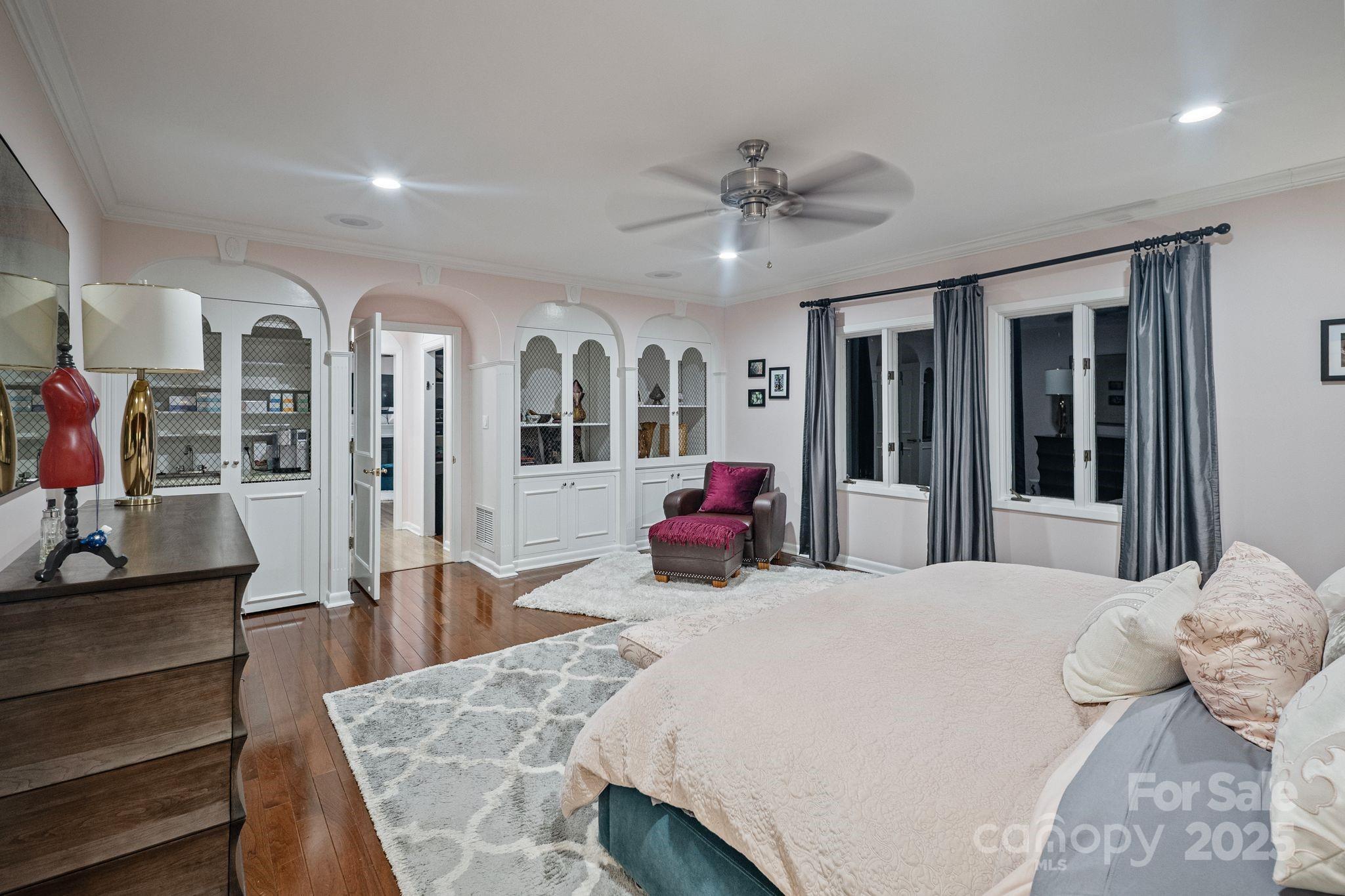 2082 2nd Street Drive NW