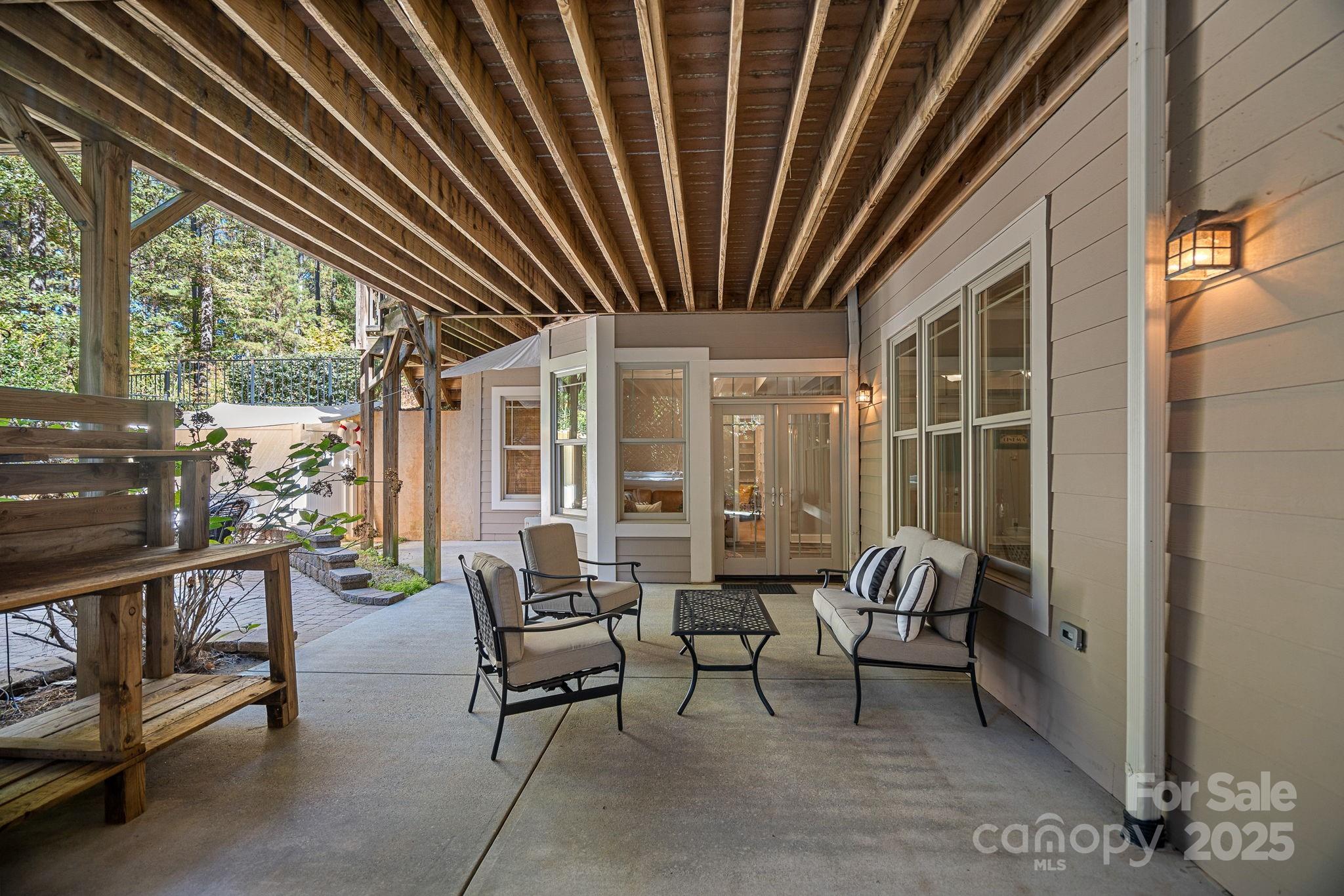 6804 Barefoot Cove Court