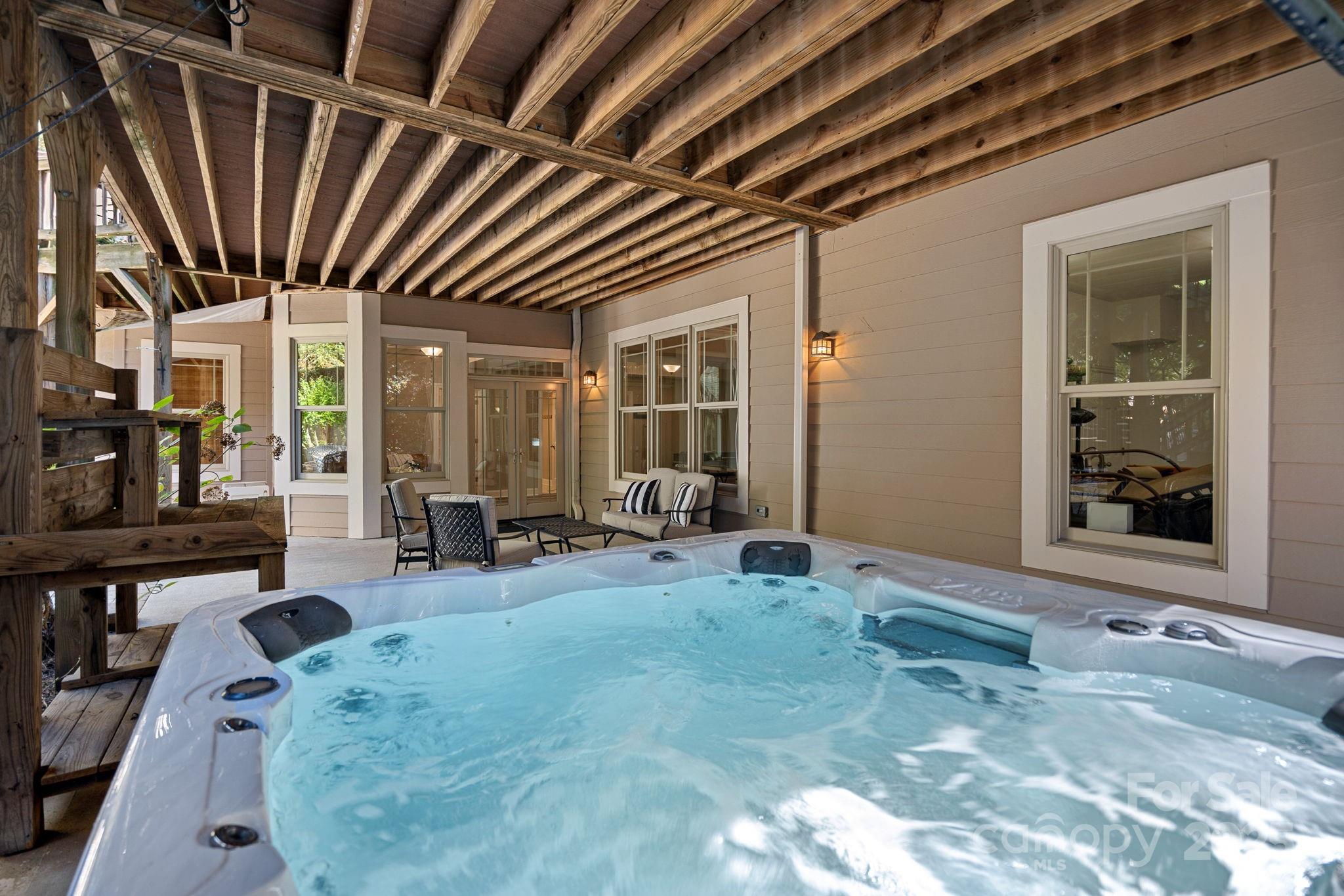 6804 Barefoot Cove Court