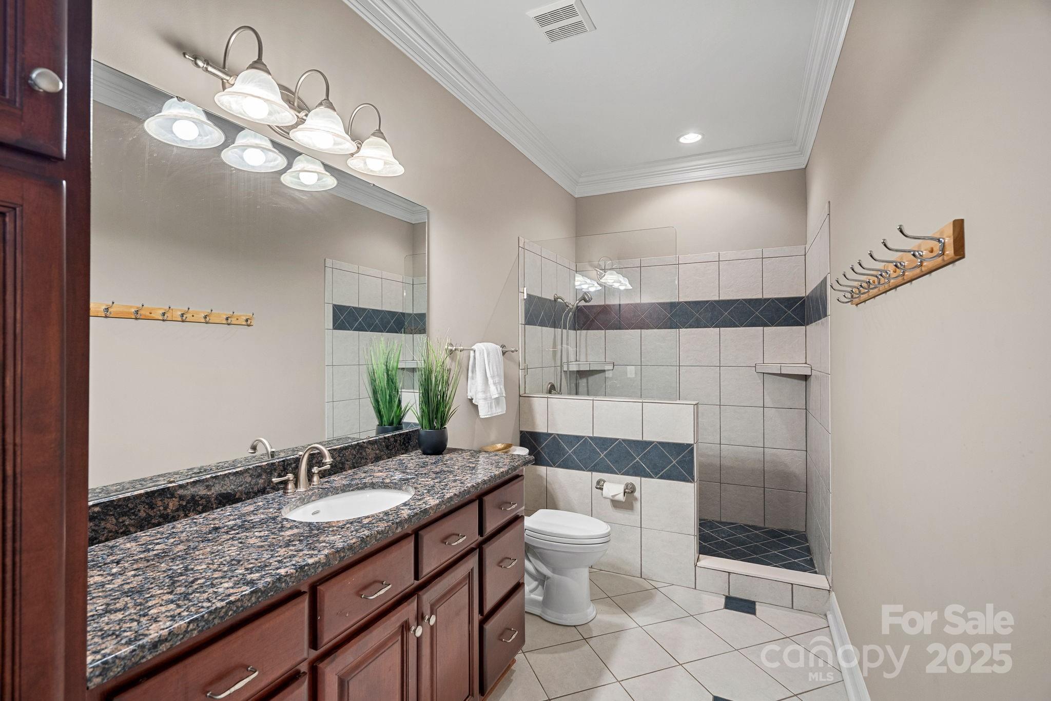 6804 Barefoot Cove Court