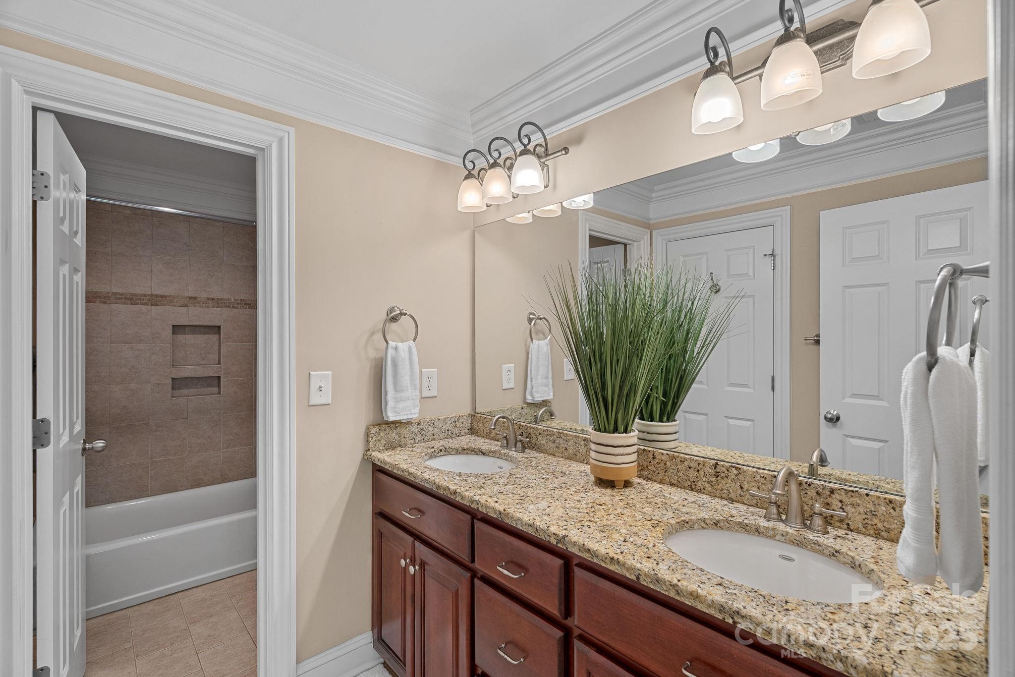 6804 Barefoot Cove Court