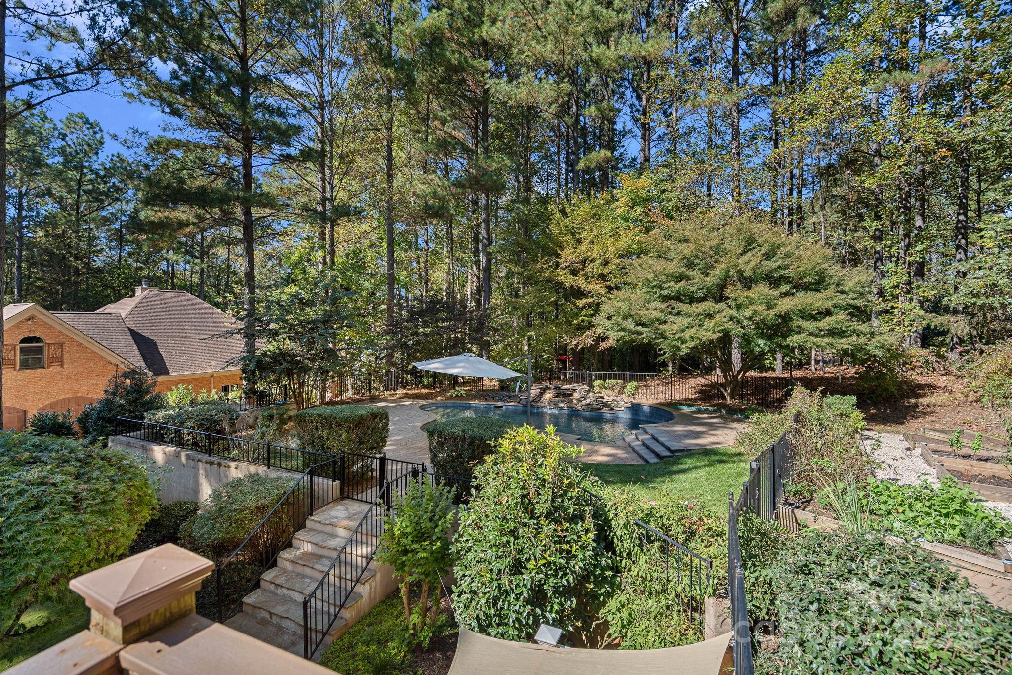 6804 Barefoot Cove Court