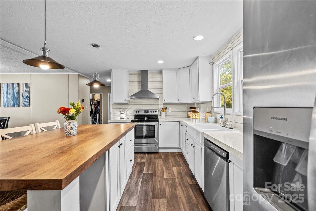 3483 Broad River Lane