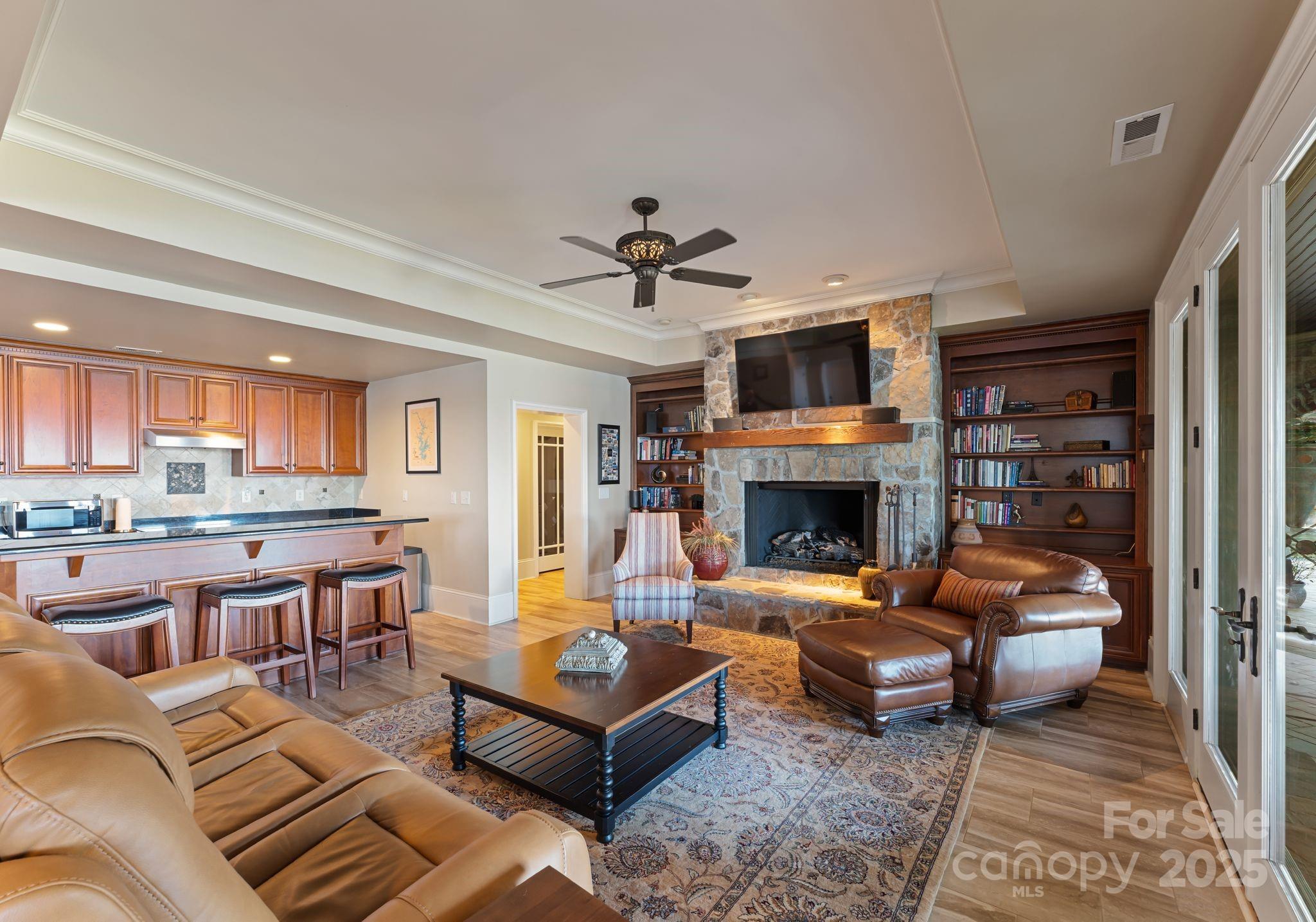 115 Emerald Point Lane