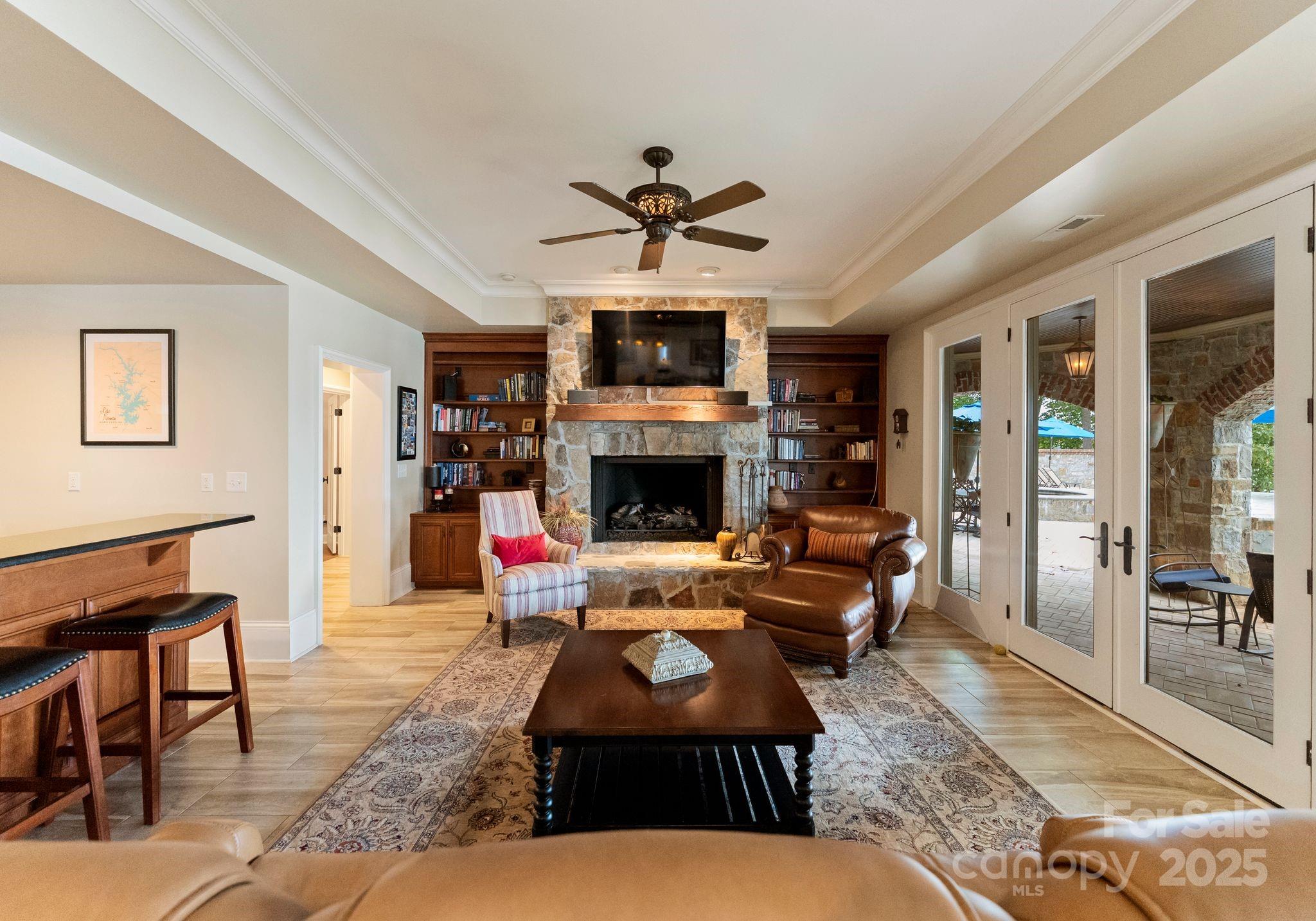 115 Emerald Point Lane