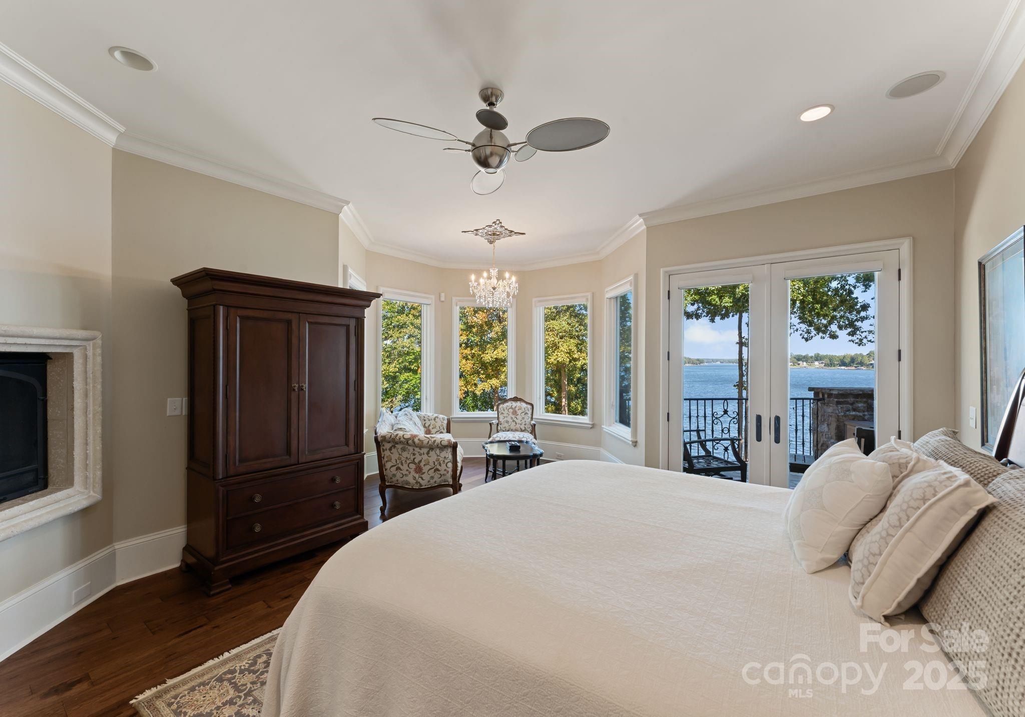 115 Emerald Point Lane