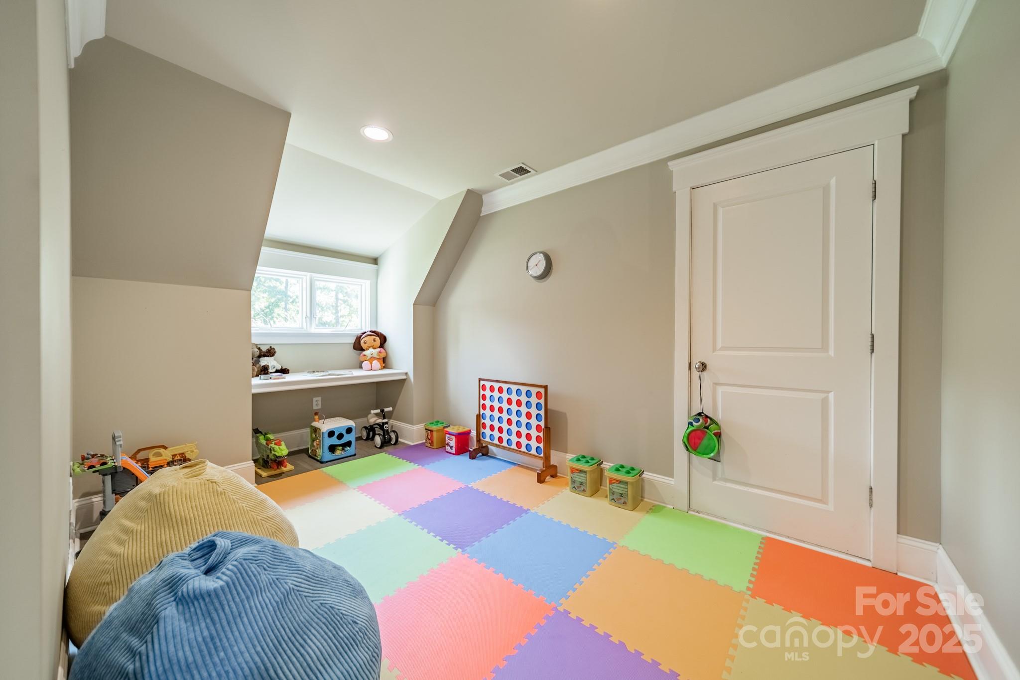 1946 Brawley School Road