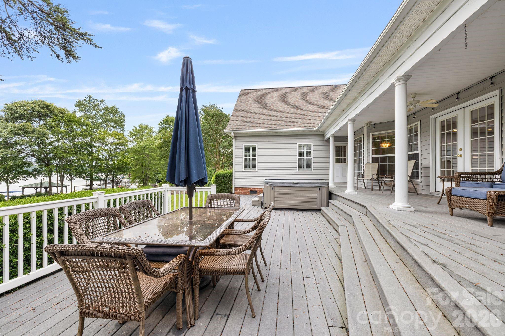 9372 Island Point Road