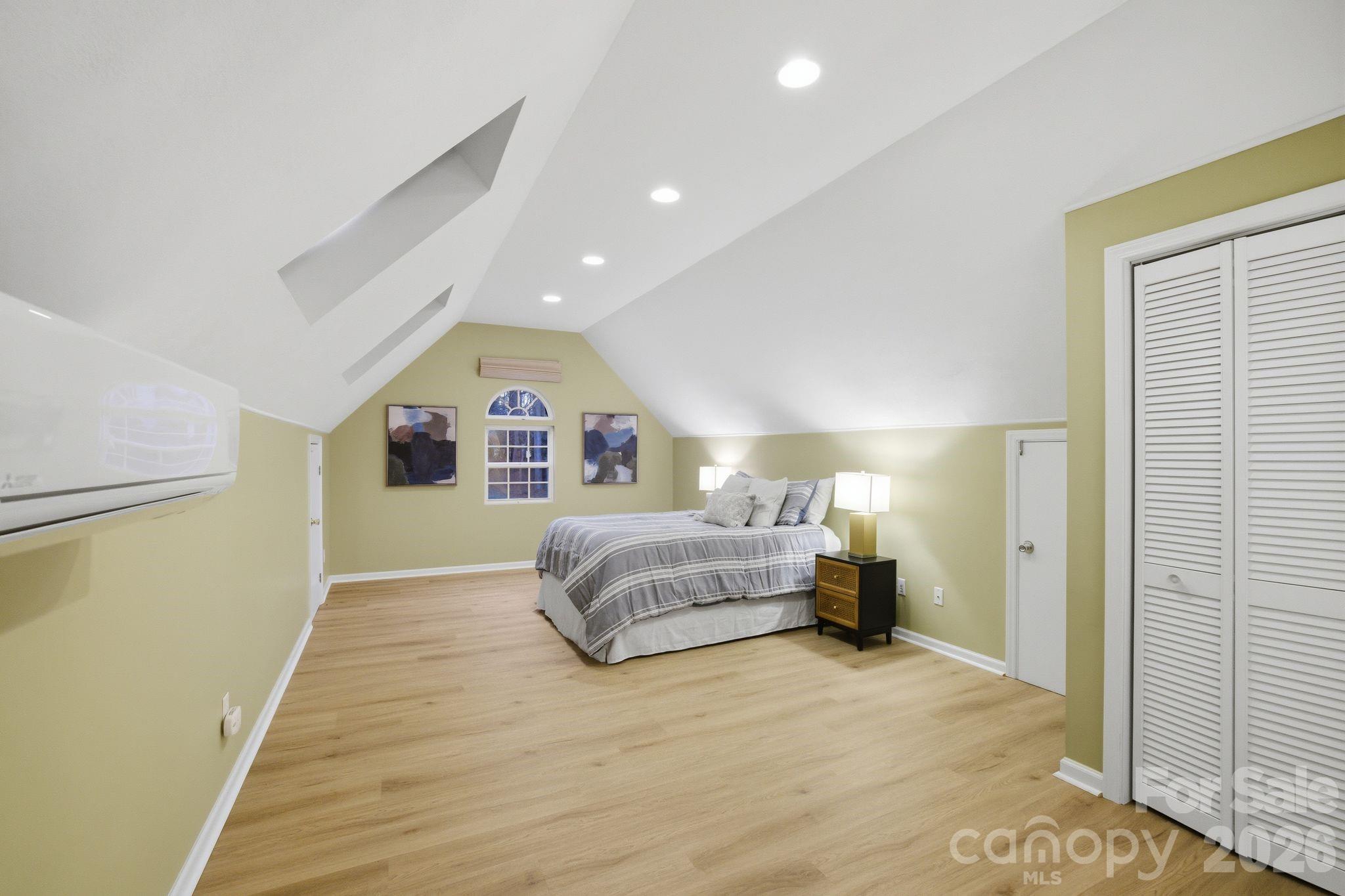 9372 Island Point Road