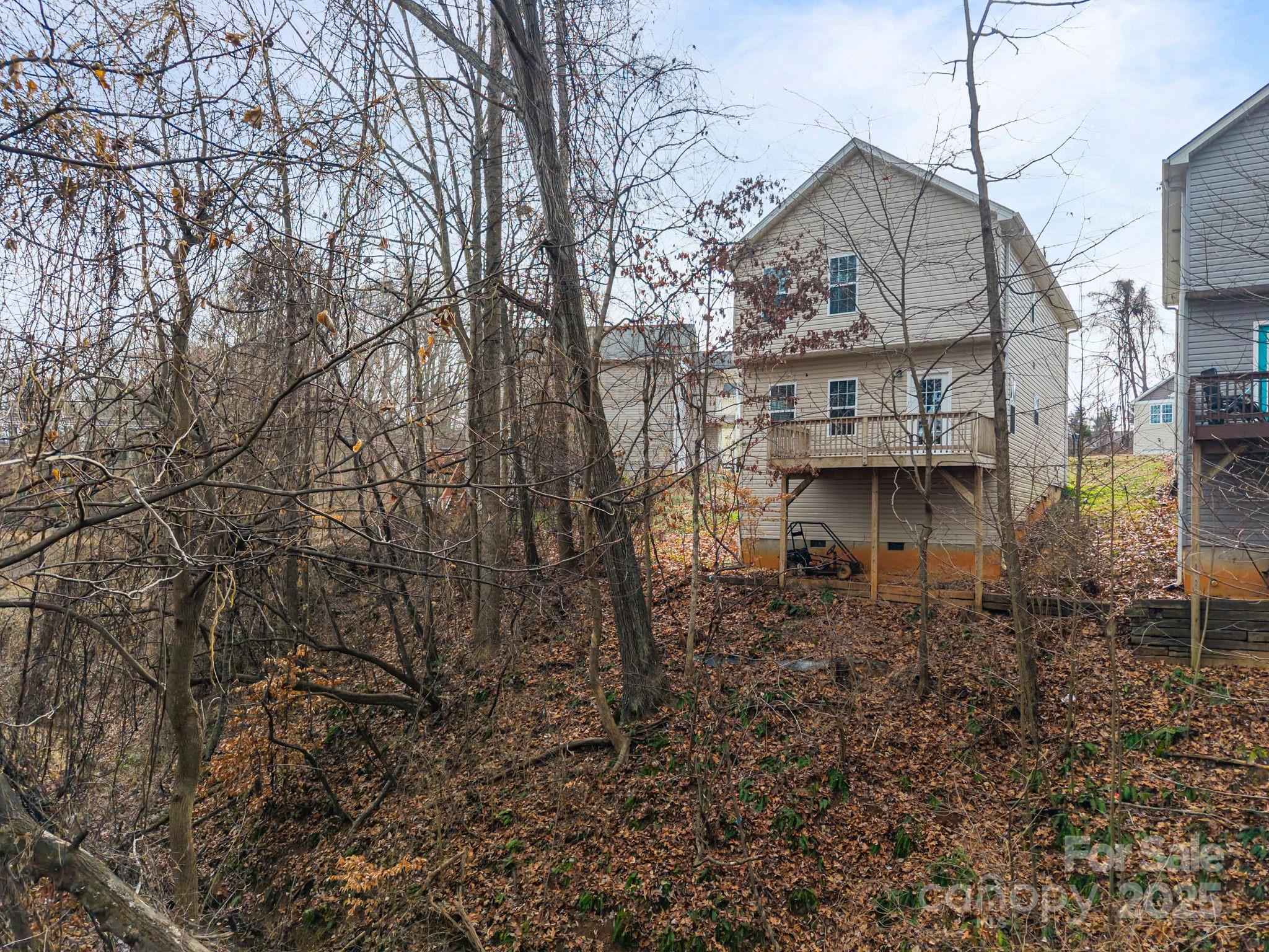 115 Lookout Point Place