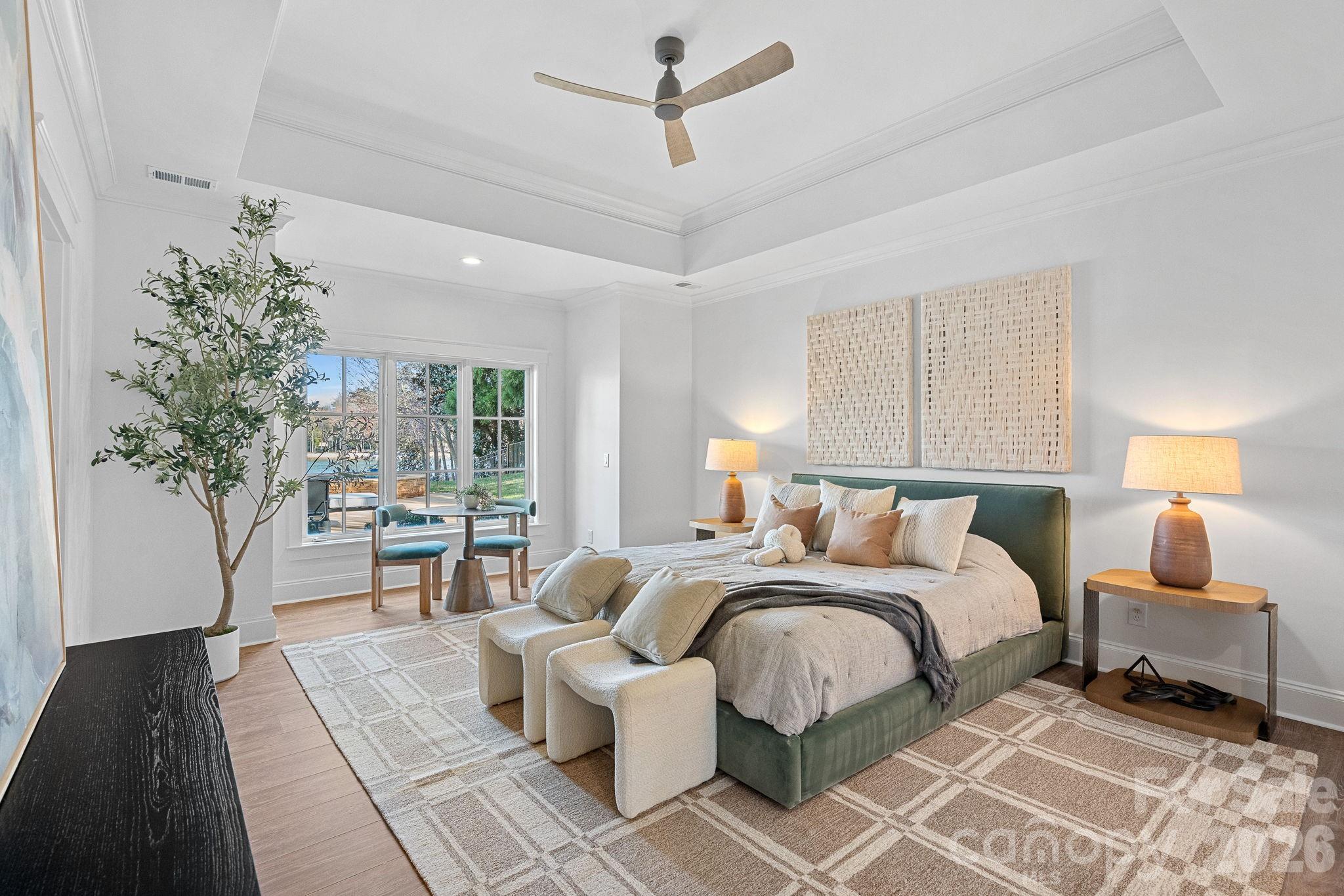 101 S Longfellow Lane