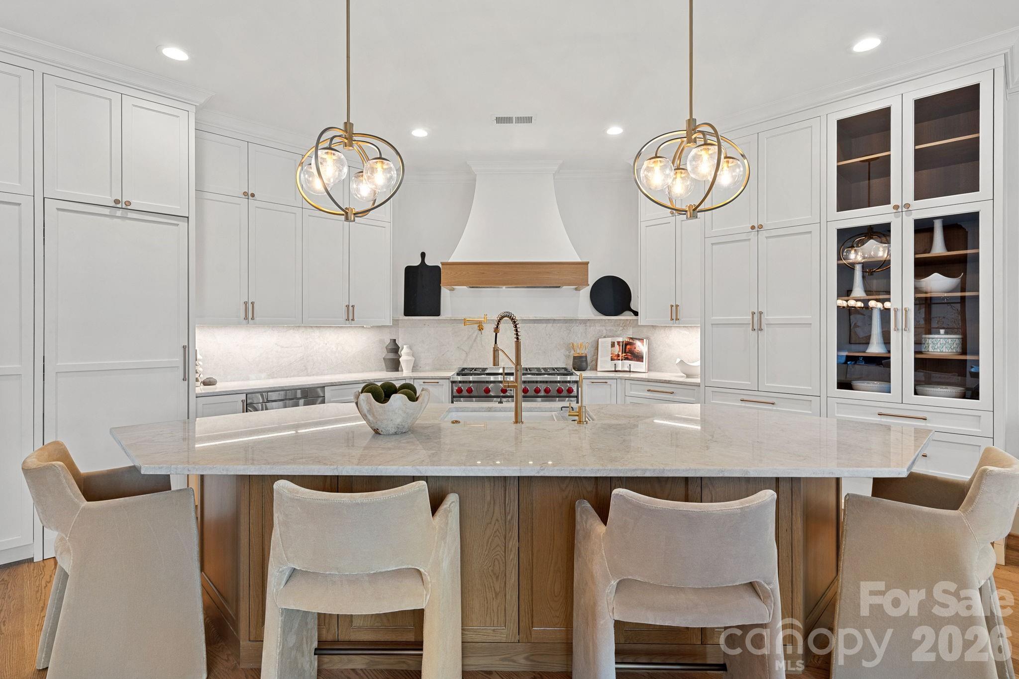 101 S Longfellow Lane