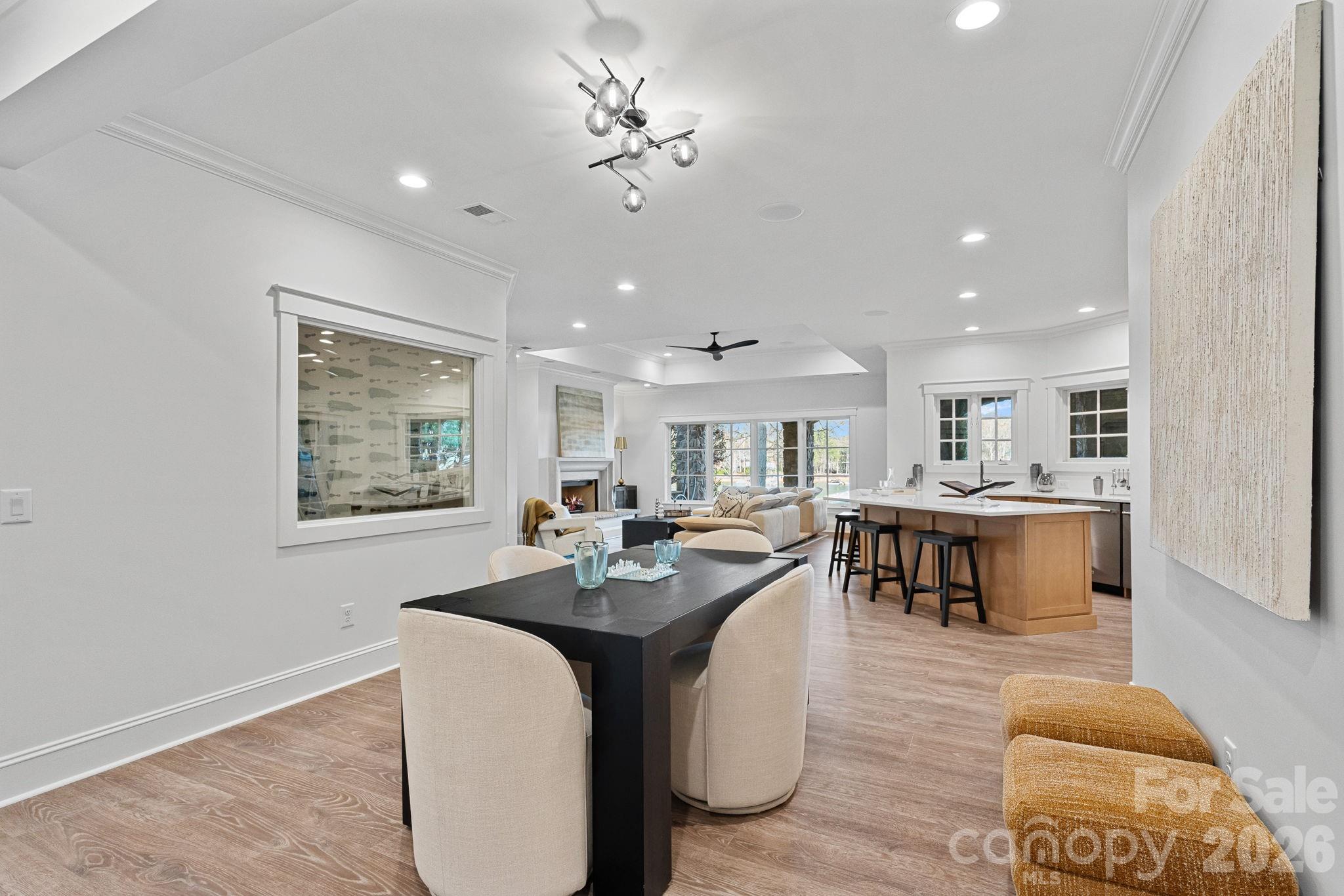 101 S Longfellow Lane