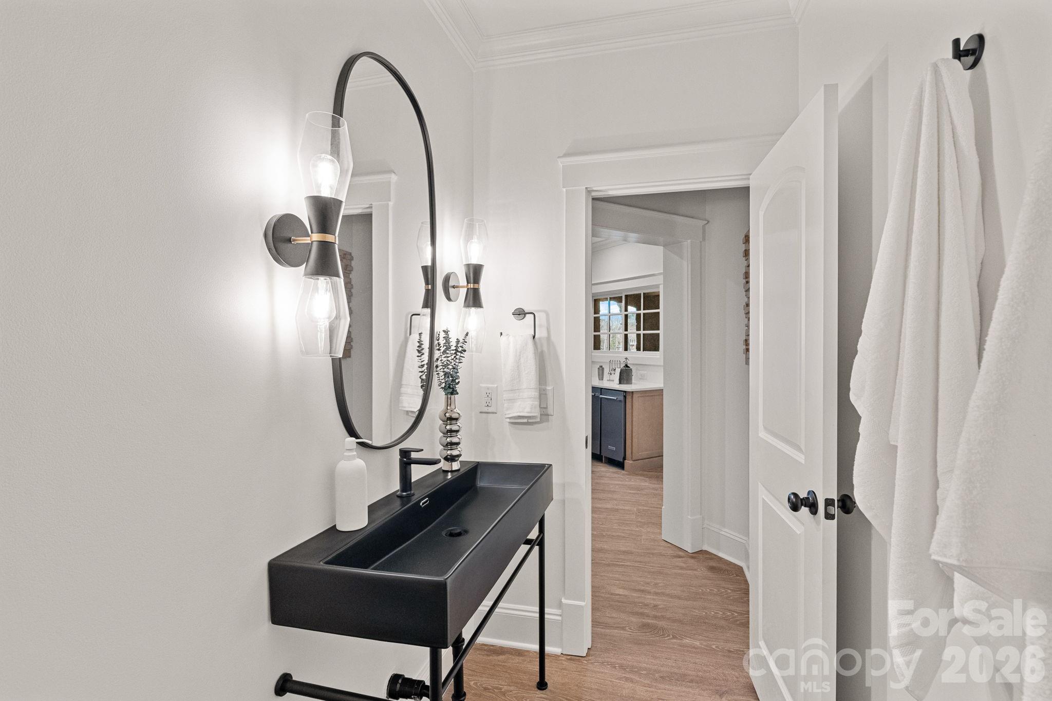 101 S Longfellow Lane