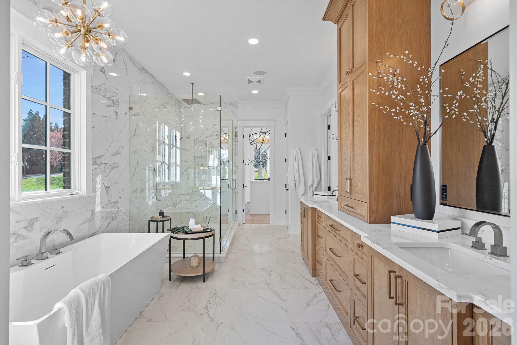 101 S Longfellow Lane