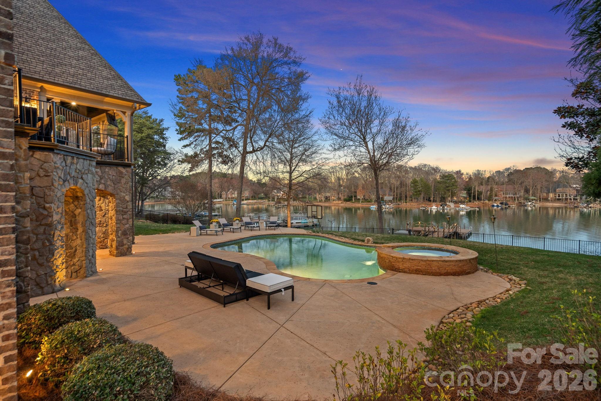 101 S Longfellow Lane